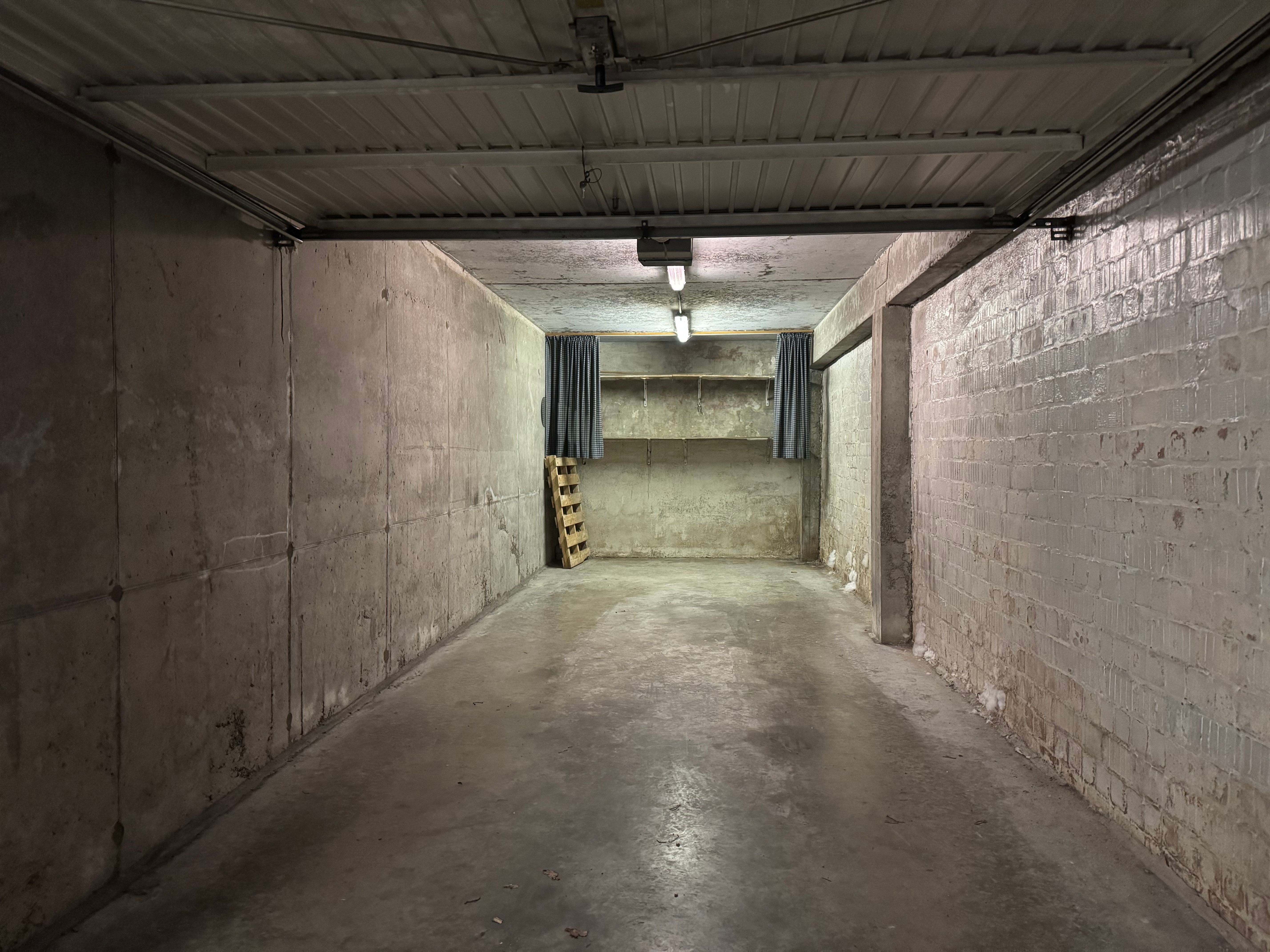 Garagebox in stadscentrum Oostende foto {{pictureIndex}}