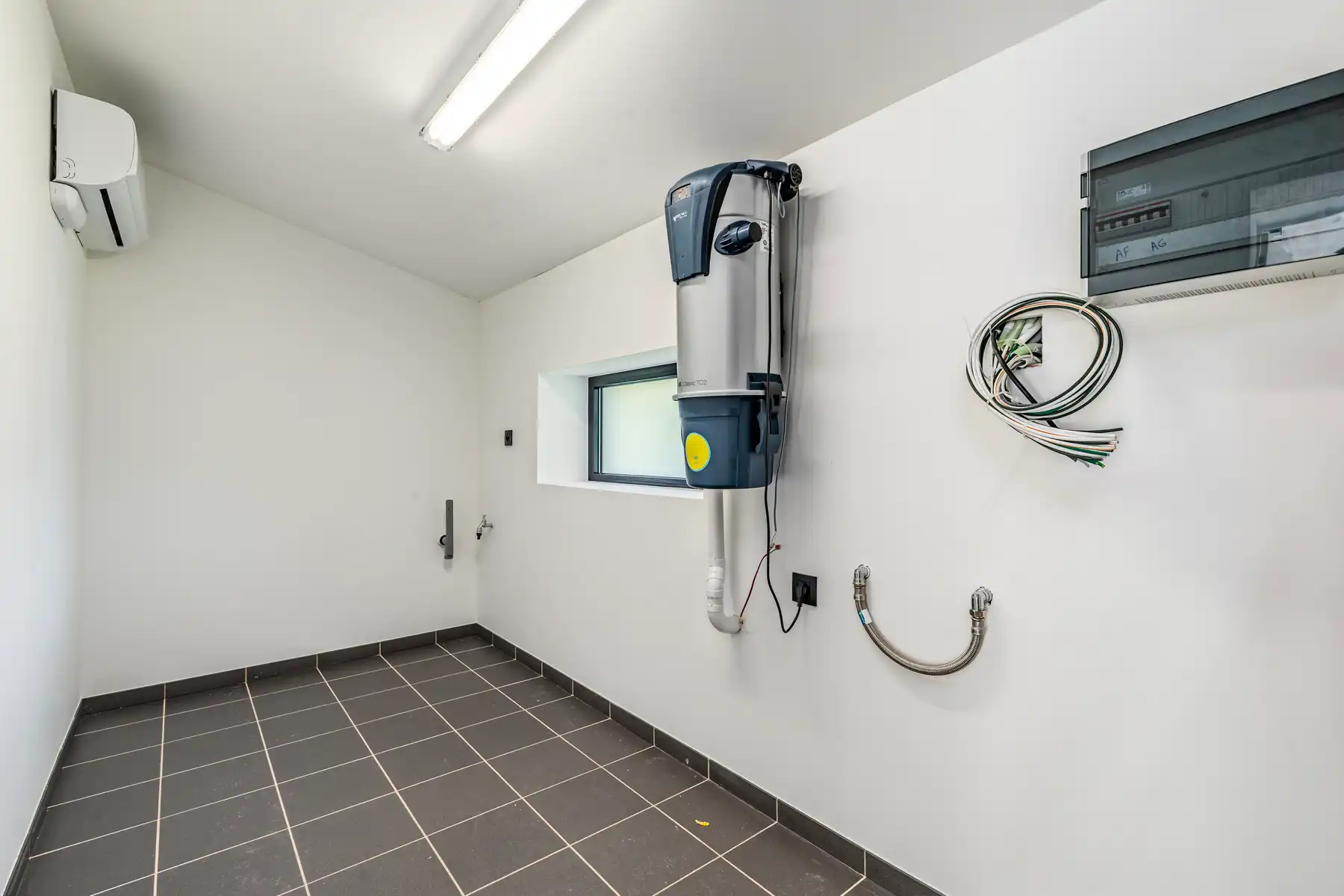Gerenoveerde villa in een groene omgeving nabij alle invalswegen foto 38