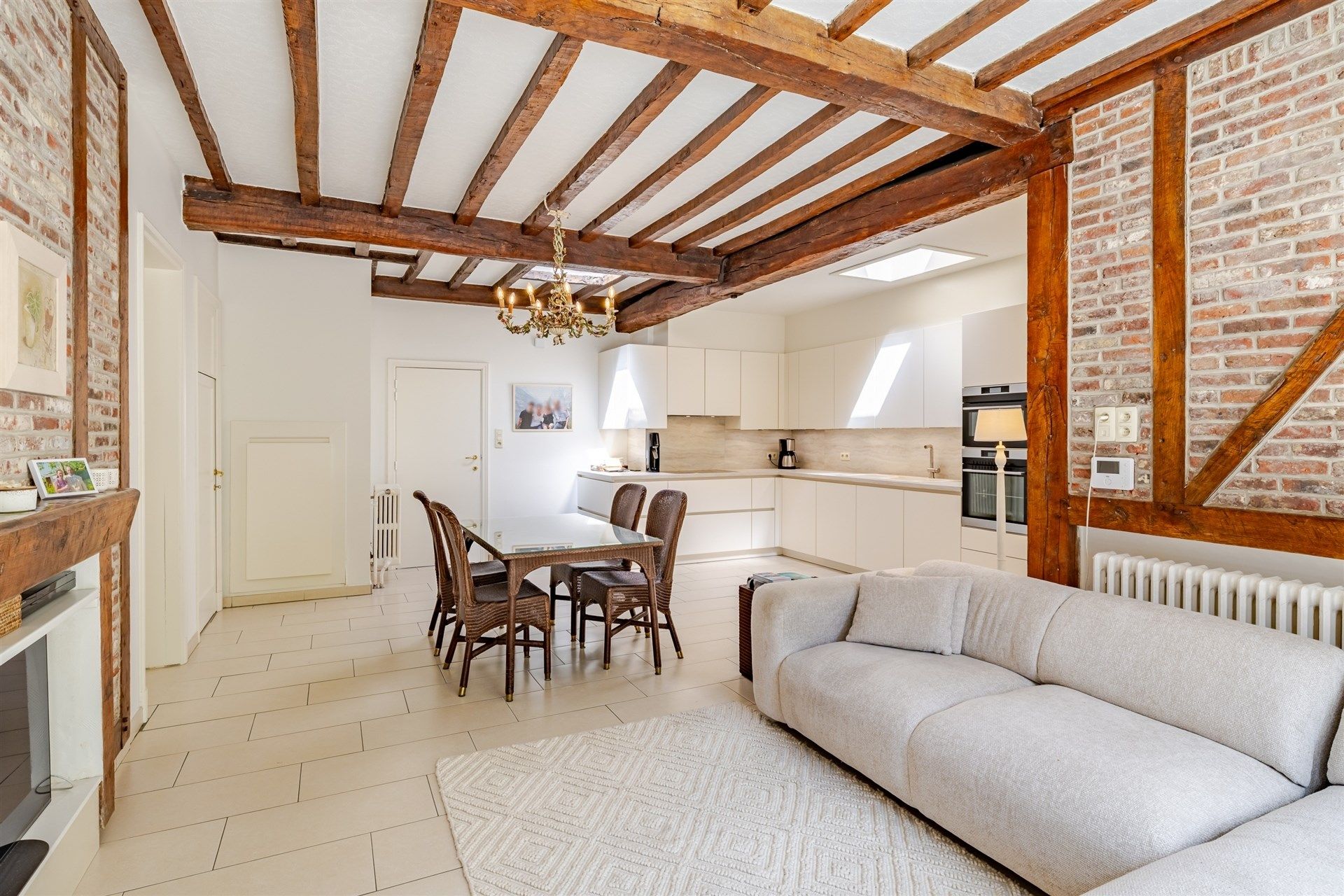 Exclusief herenhuis in neoclassicistische stijl met prachtige tuin foto 6