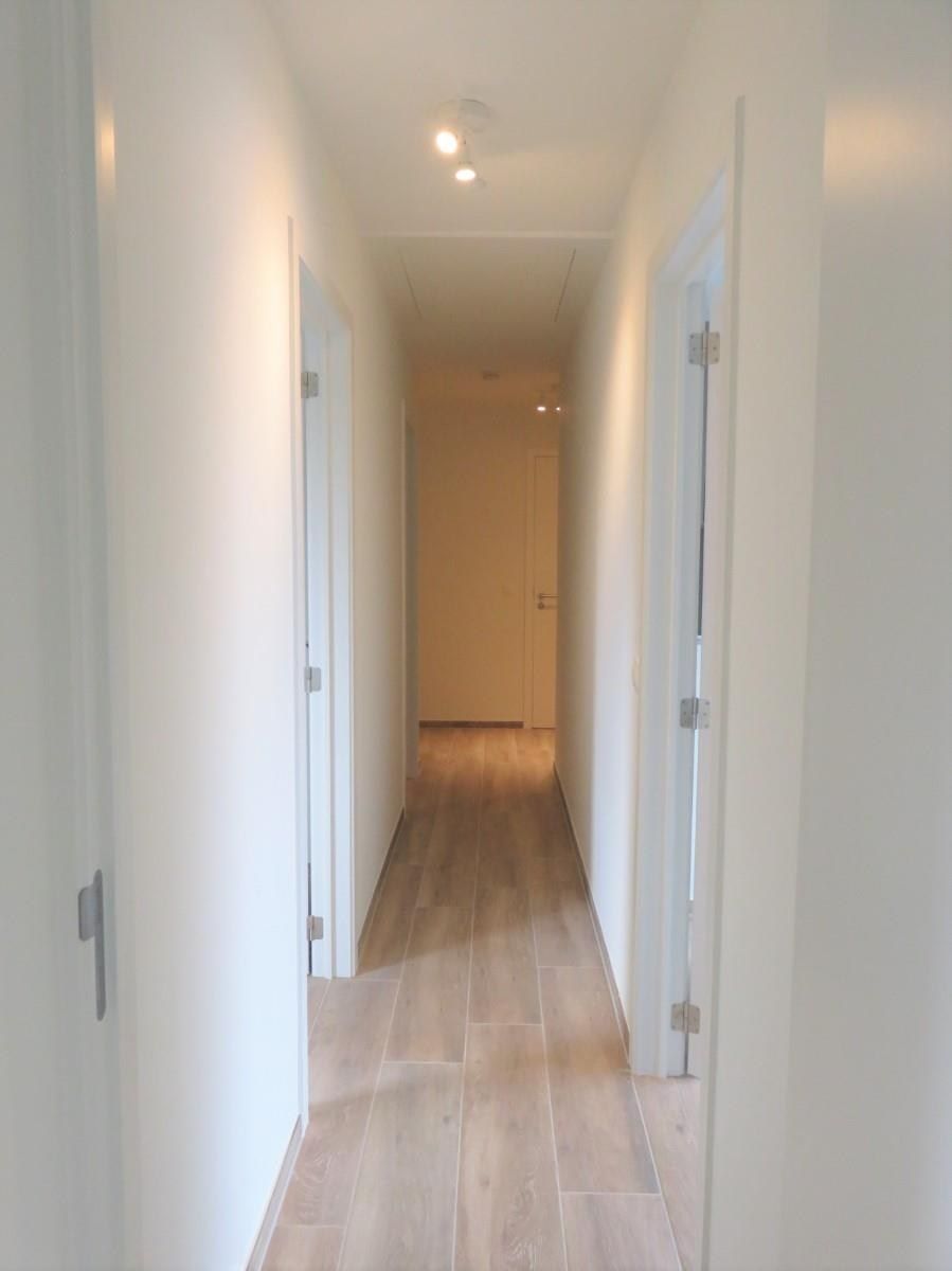 Dakappartement met 2 slaapkamers, terras en autostaanplaats! foto 15