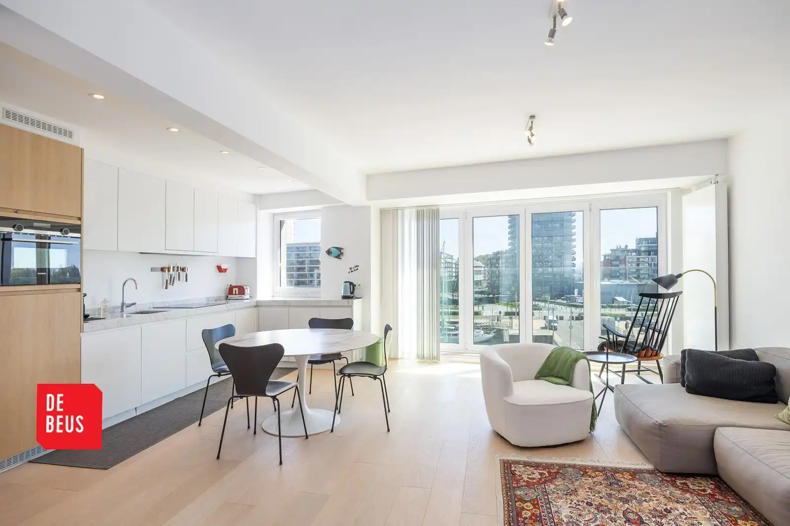 Prachtig appartement met uniek zicht op de jachthaven van Oostende foto {{pictureIndex}}