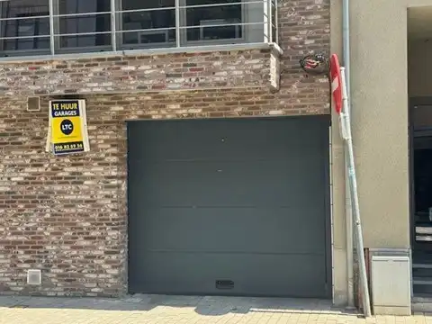 Autostaanplaats in centrum van Tienen foto 2