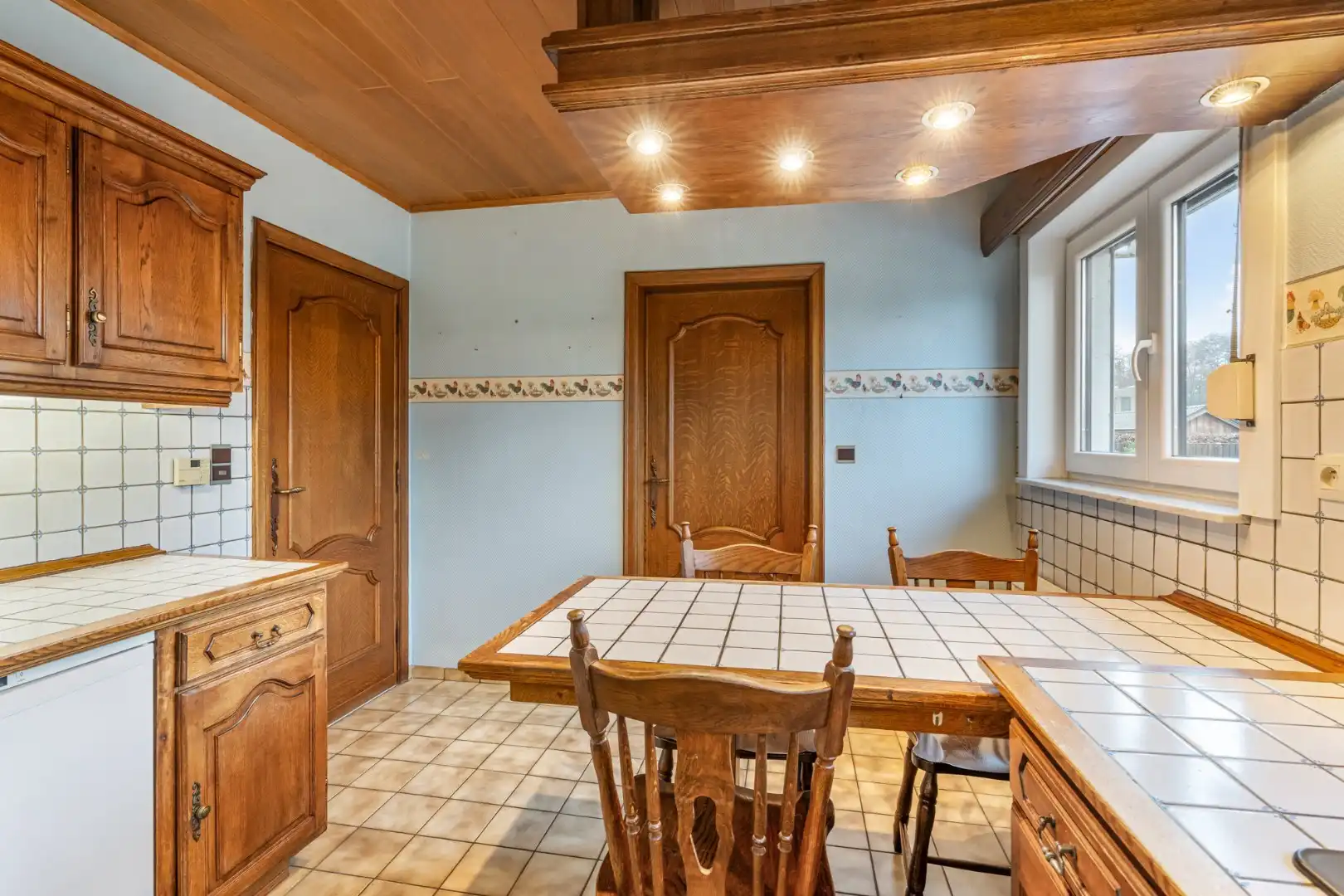 Halfvrijstaande woning op een perceel van 7a31ca, met aparte bureelruimte en inpandige garage! foto 7