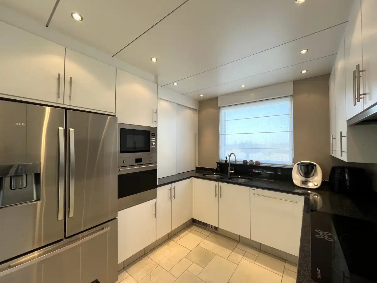 Dadizele – Ruime woning met loods van ca. 400 m², zwembad en bureelruimte foto 10