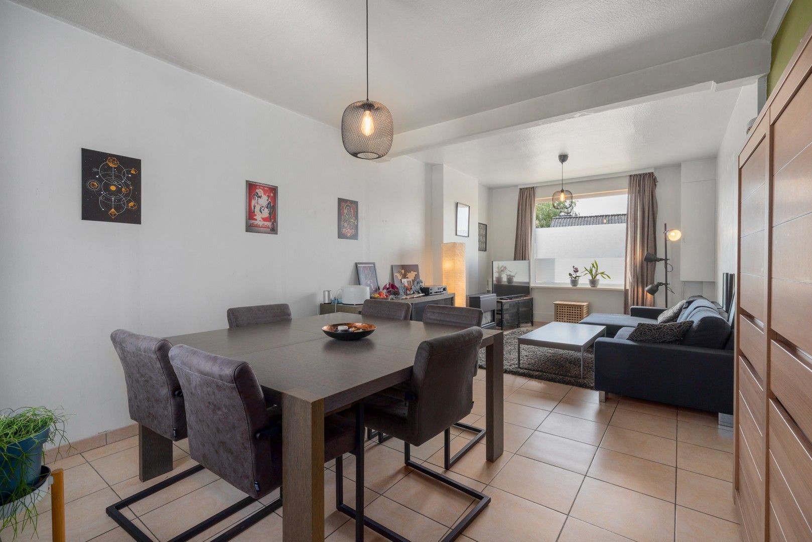 Halfopen woning met tuin en garages in het centrum van Nevele! foto 9