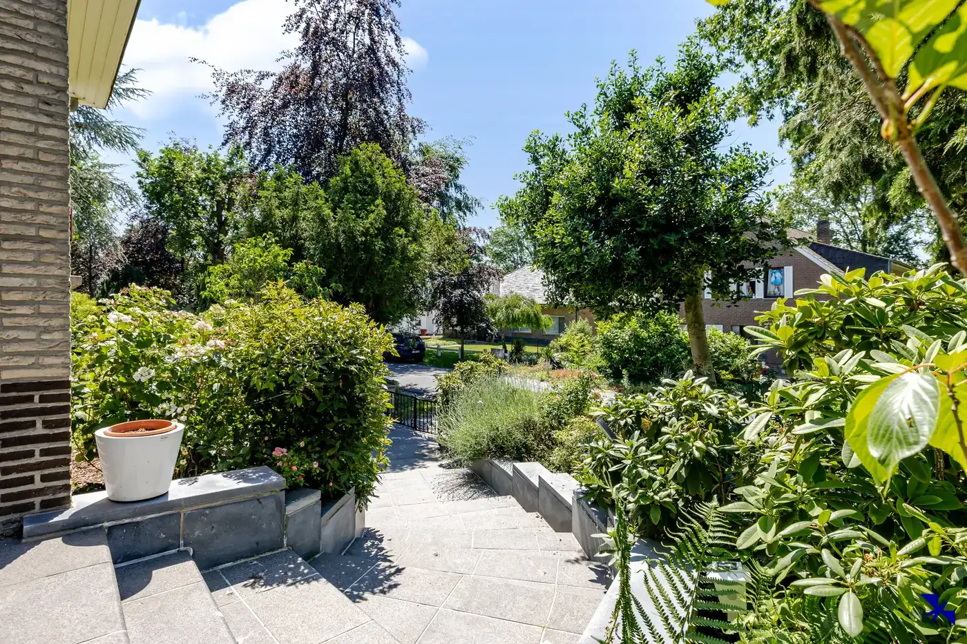 Karaktervolle villa met 5 slpks, dubbele garage en tuin foto 30