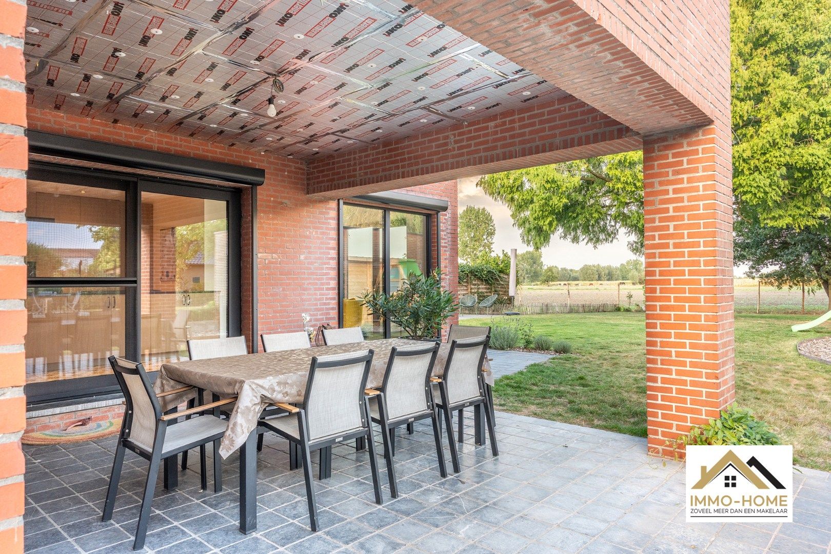 Volledig gerenoveerde woning met agrarisch uitzicht! foto 16