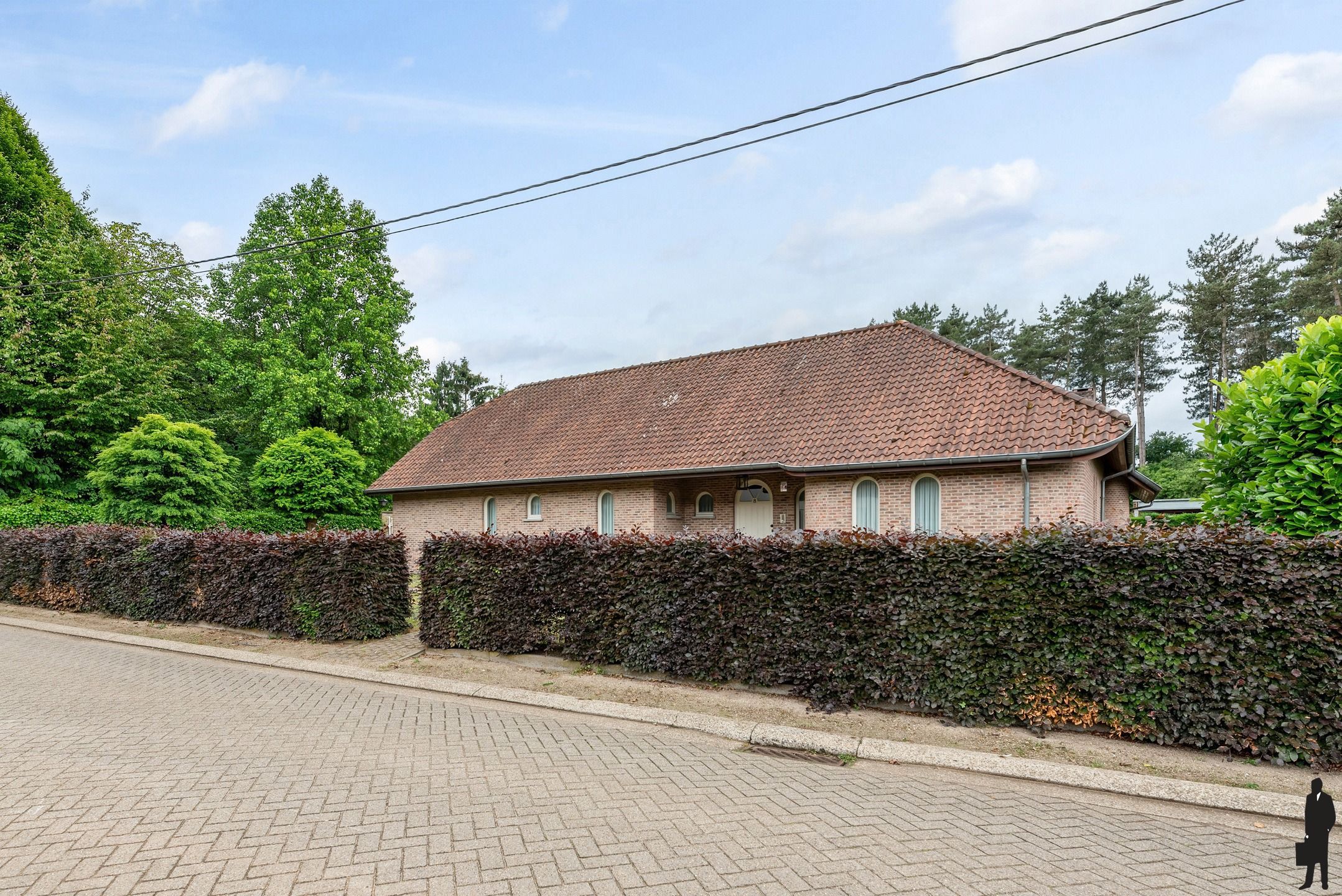 Instapklare, landelijke woning in het centrum van Lichtaart foto {{pictureIndex}}
