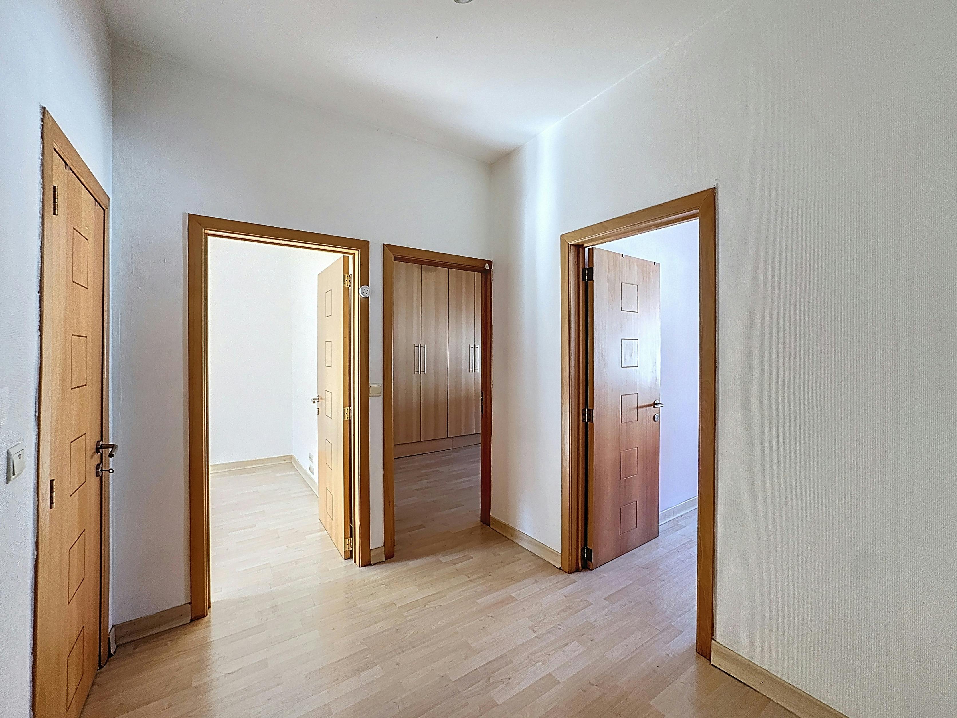 Huis met 3 slaapkamers en veel potentieel te koop in Heist foto 13
