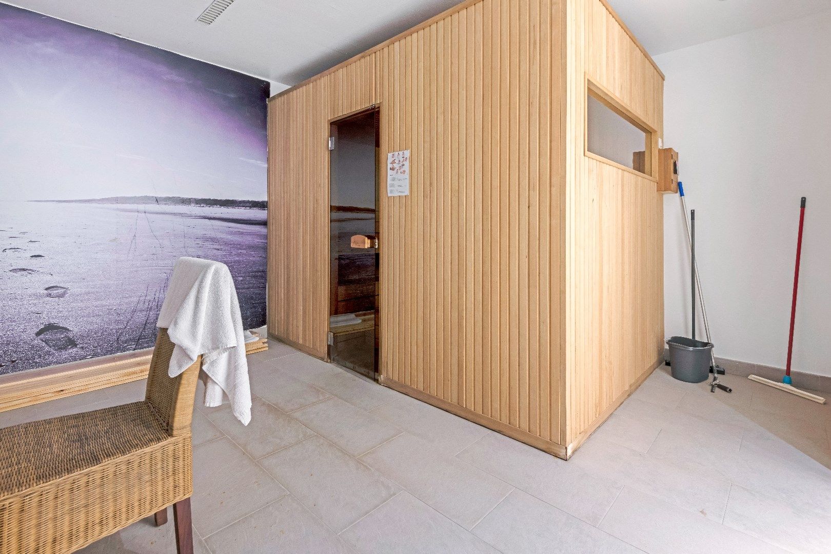 Mooi vernieuwd appartement centraal gelegen op de Paul Parmentierlaan foto 15