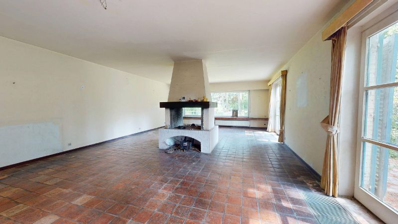 Rustig en gunstig gelegen te renoveren villa van 375m² op 48 are foto 4