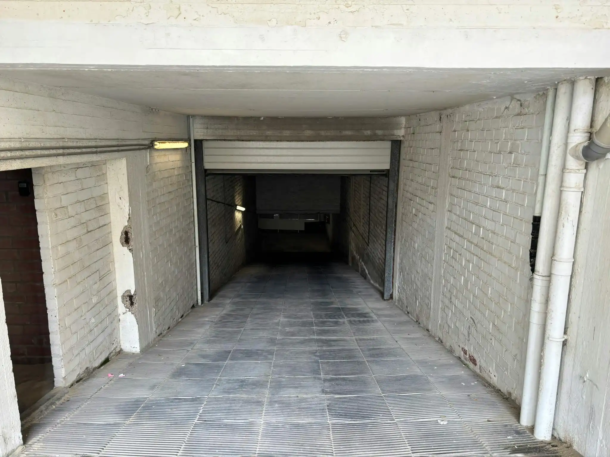 Ruime garage te koop in Koksijde foto 9