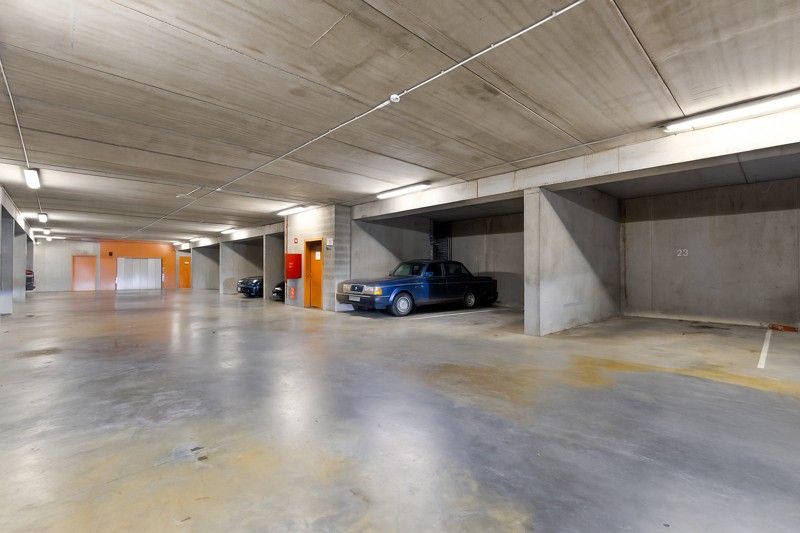 Gerenoveerd appartement met ondergrondse autostaanplaats TE KOOP in GENT! foto 17