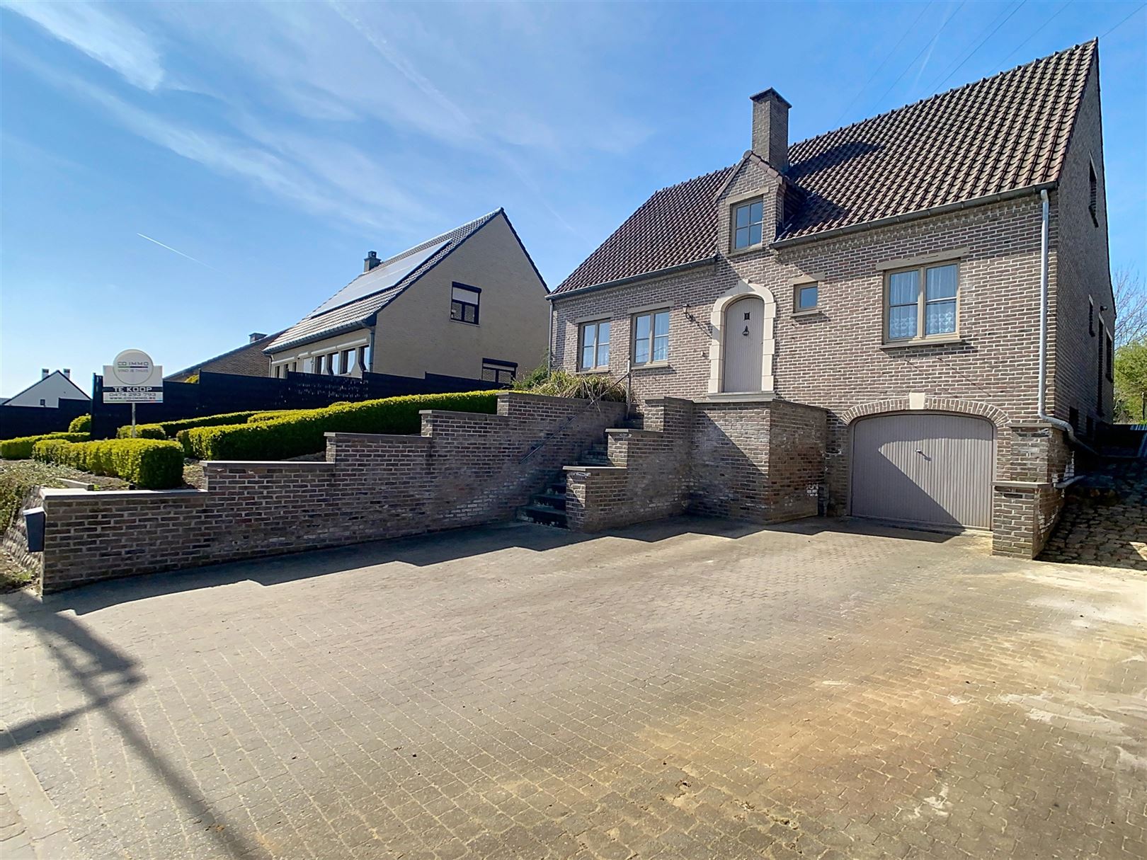Ruime open bebouwing, 4 slpks, garage, tuin, 10a 54ca foto 3