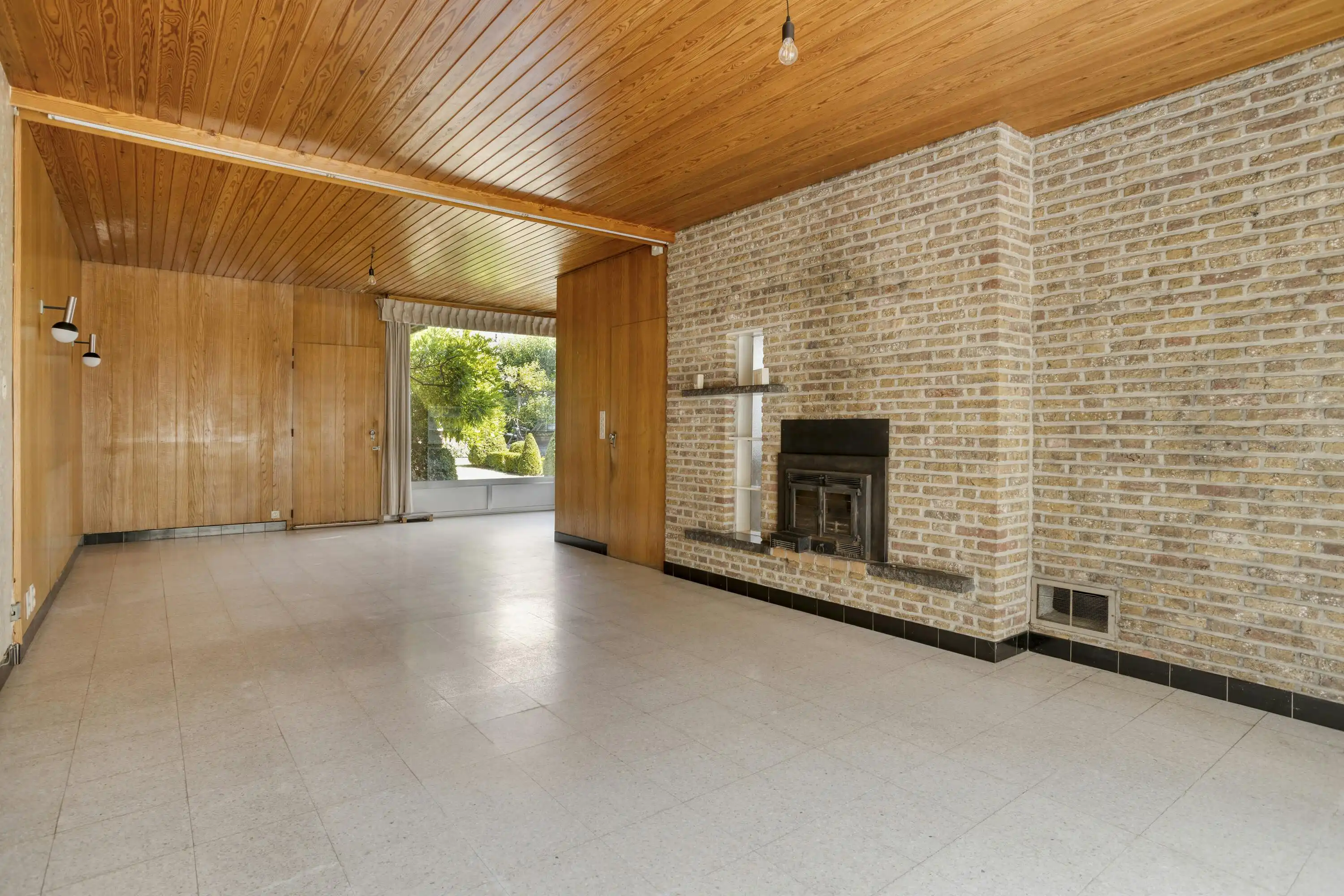 Solide huis met 4 slaapkamers, tuin, garage en kapel te koop foto 4