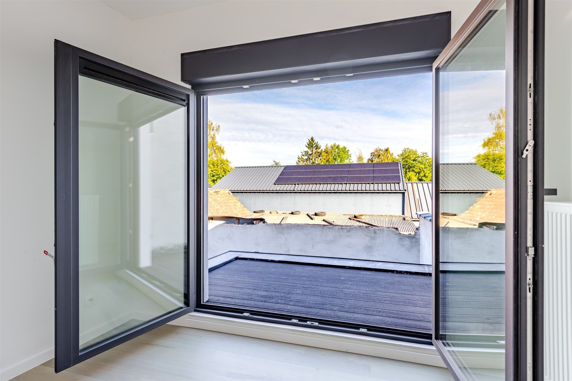 Top gerenoveerde woning met 3 slks en buitenruimte foto 16