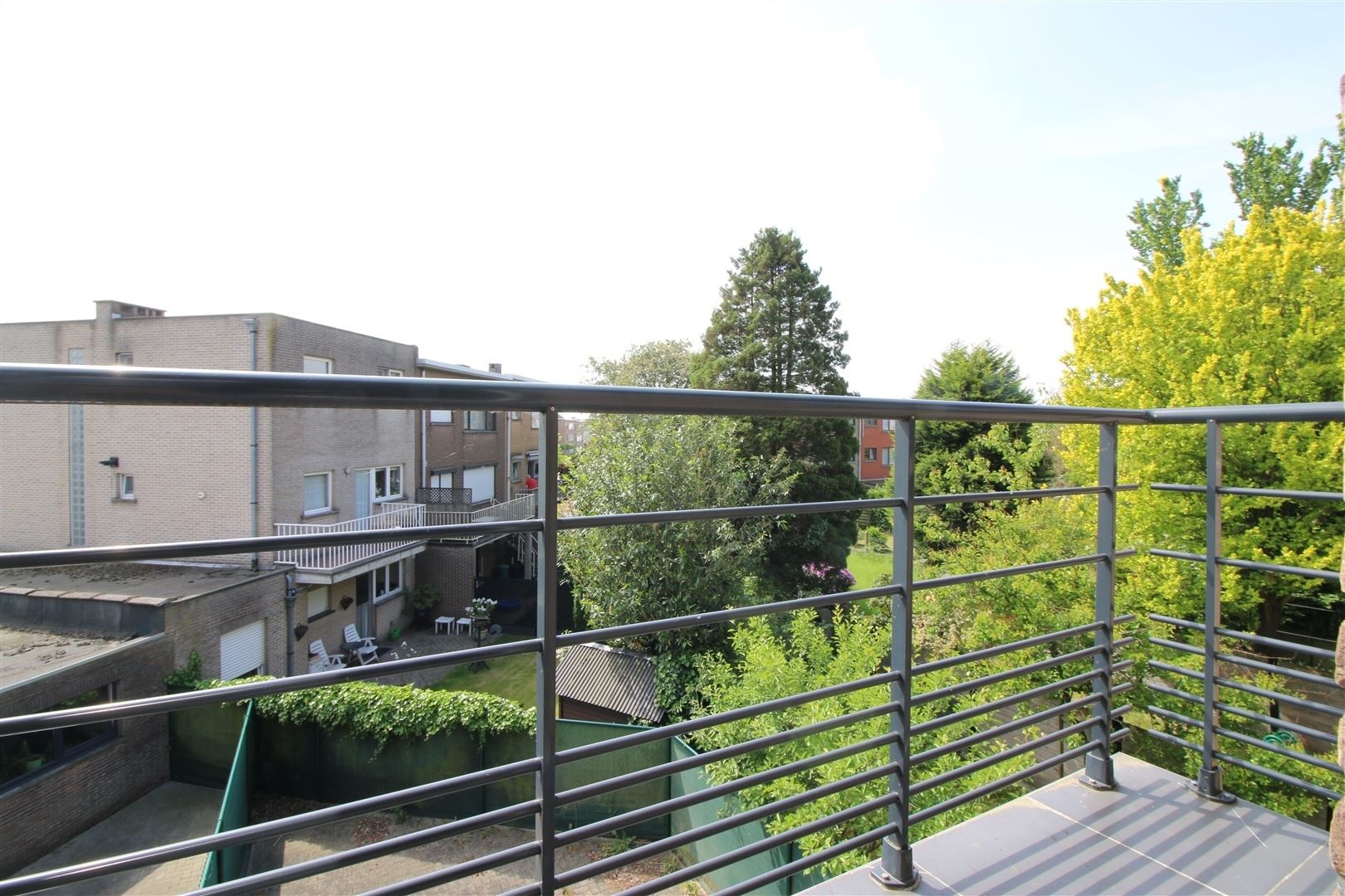 Ruim appartement met 2 slaapkamers en terras foto 3