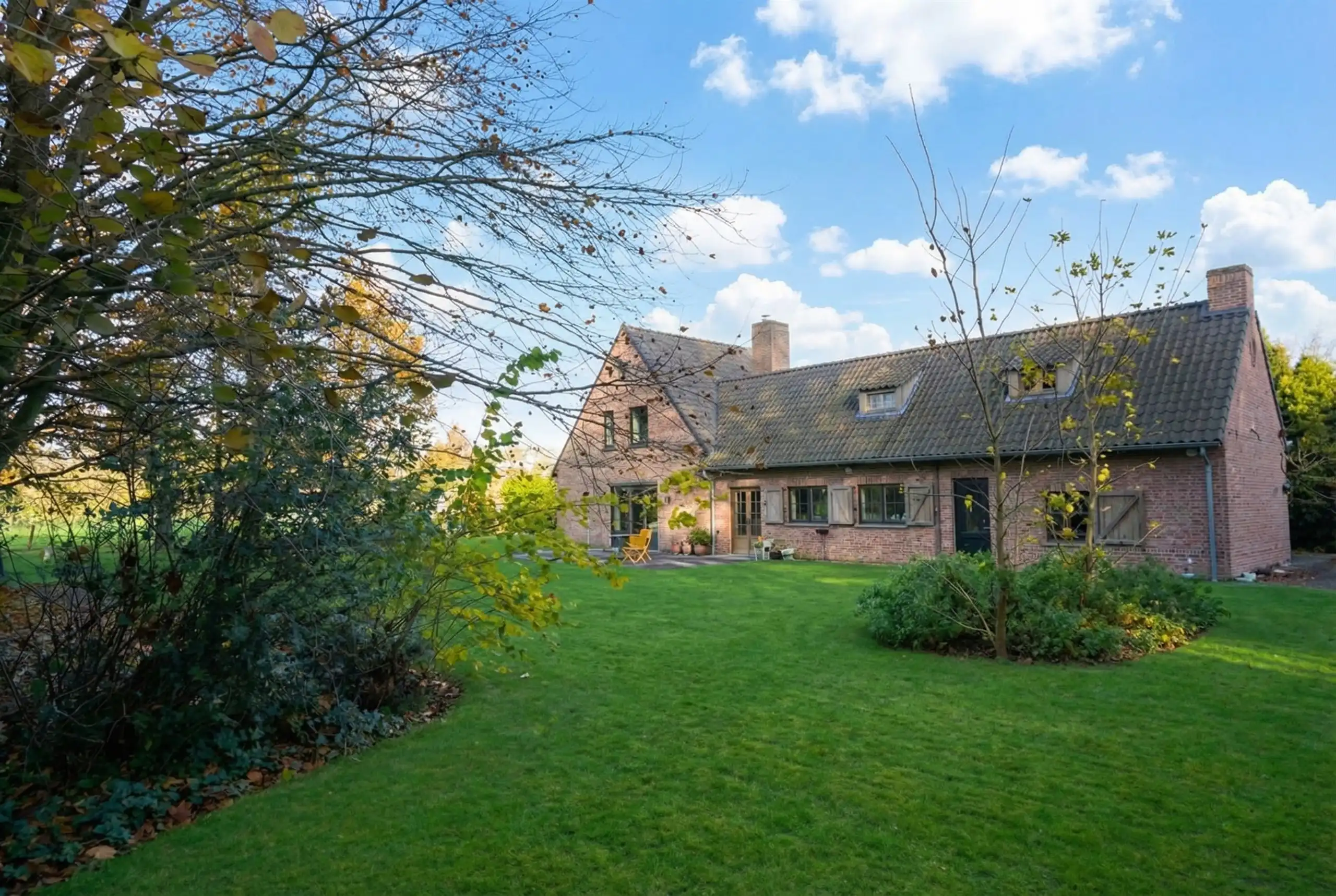 Waar stilte fluistert – verborgen parel op 3500 m² + atelier foto {{pictureIndex}}