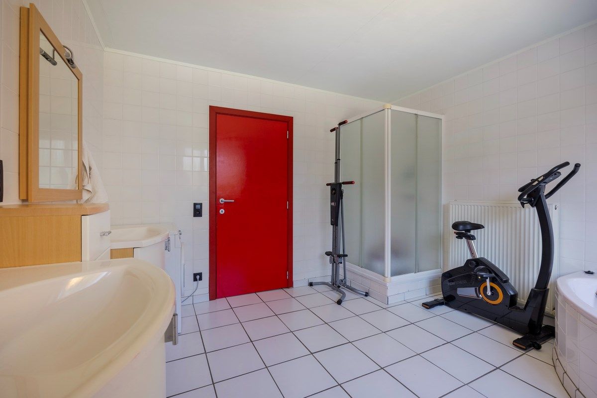 Goed onderhouden ruim ingedeelde woning op 11.725 m². foto 19