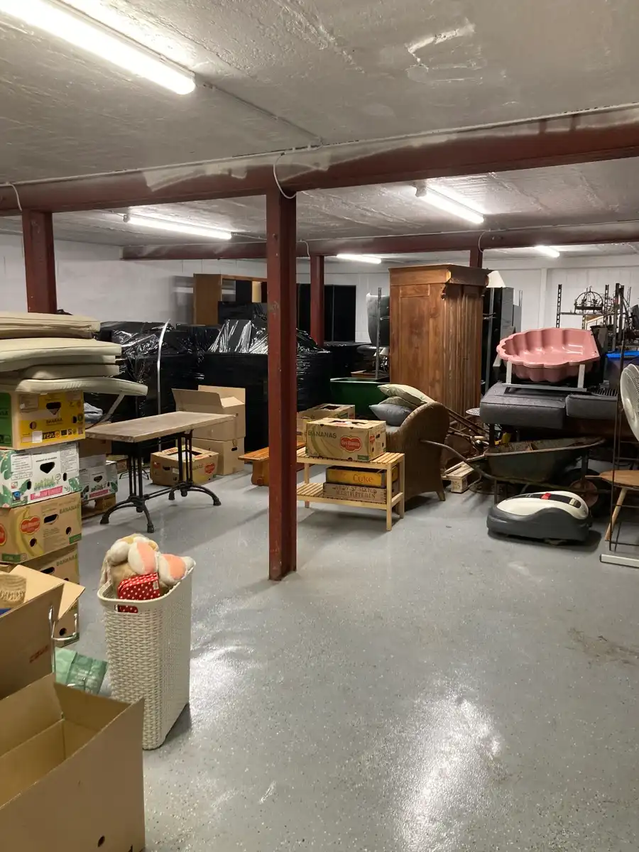 multifunctionele bedrijfsgebouw in perfecte staat met laad en loskaaien vooraan het gebouw. foto 9