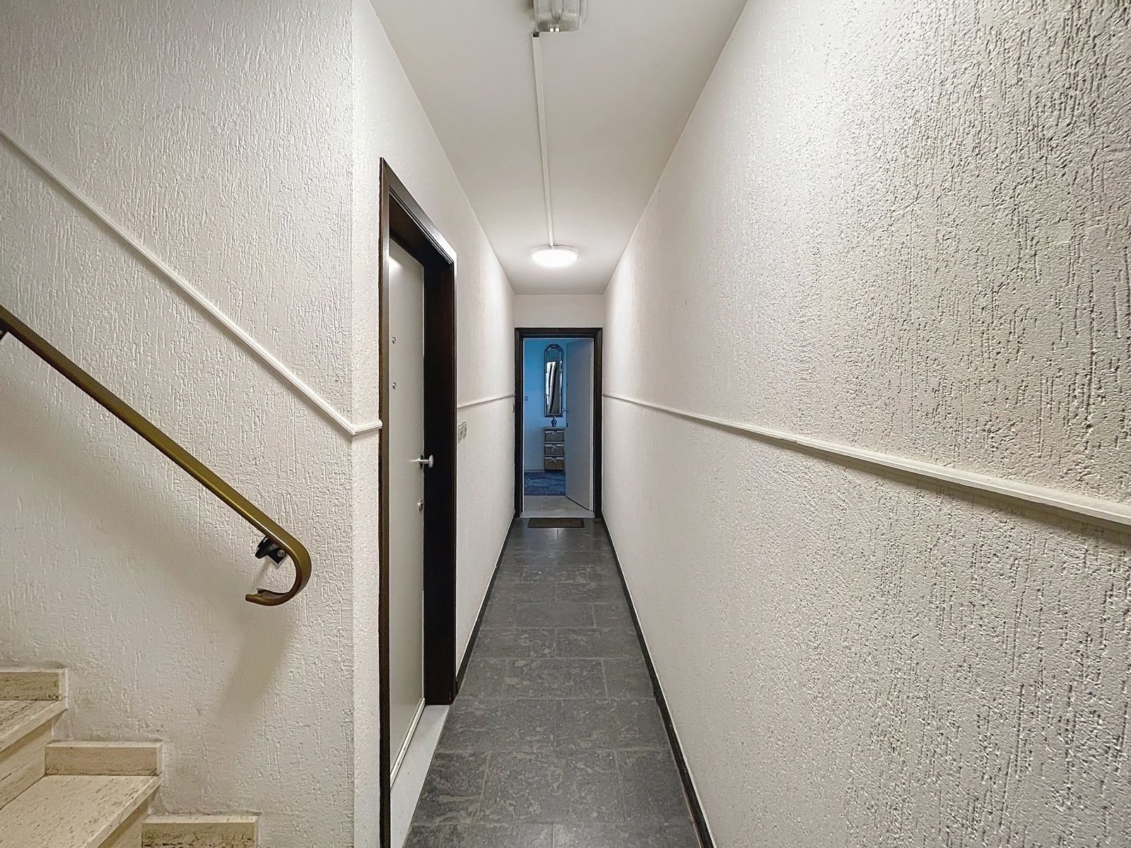 verhuurd app. met 2 slpk en garagebox aan de stadsrand foto 26