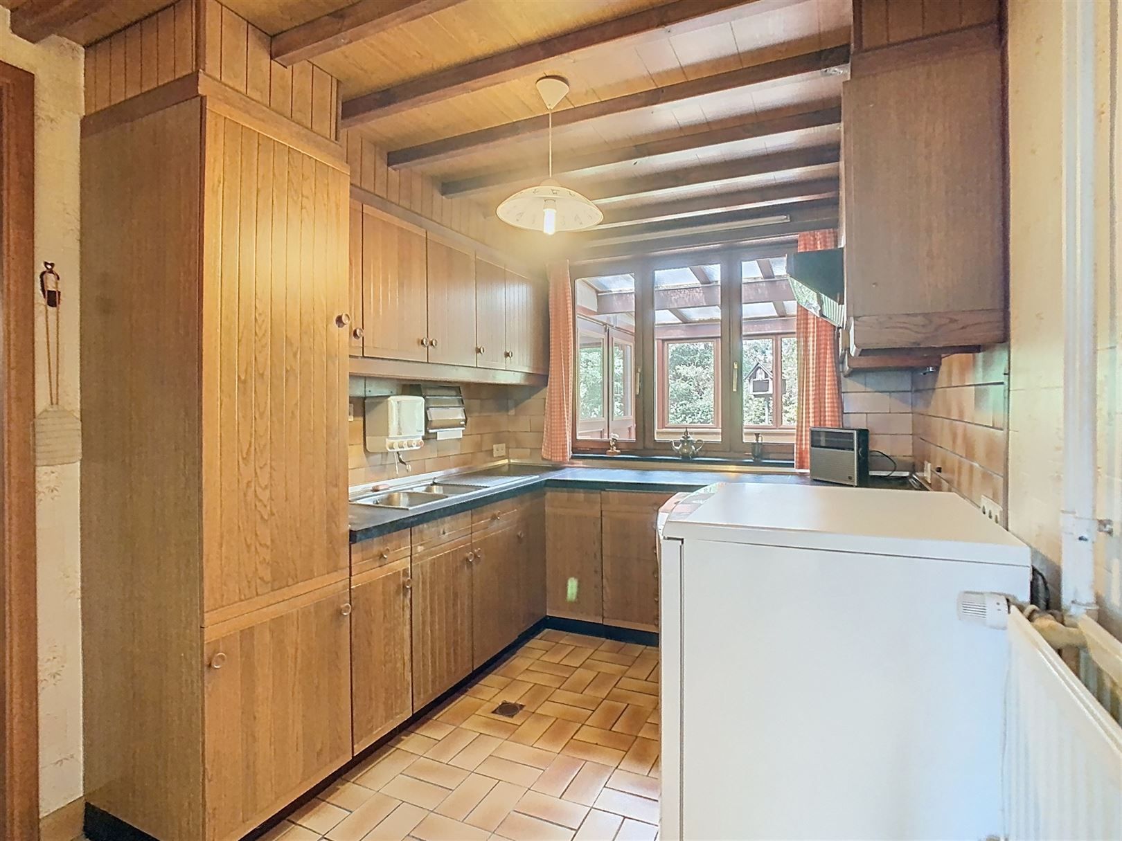 Landelijk gelegen te verbouwen woning! foto 4