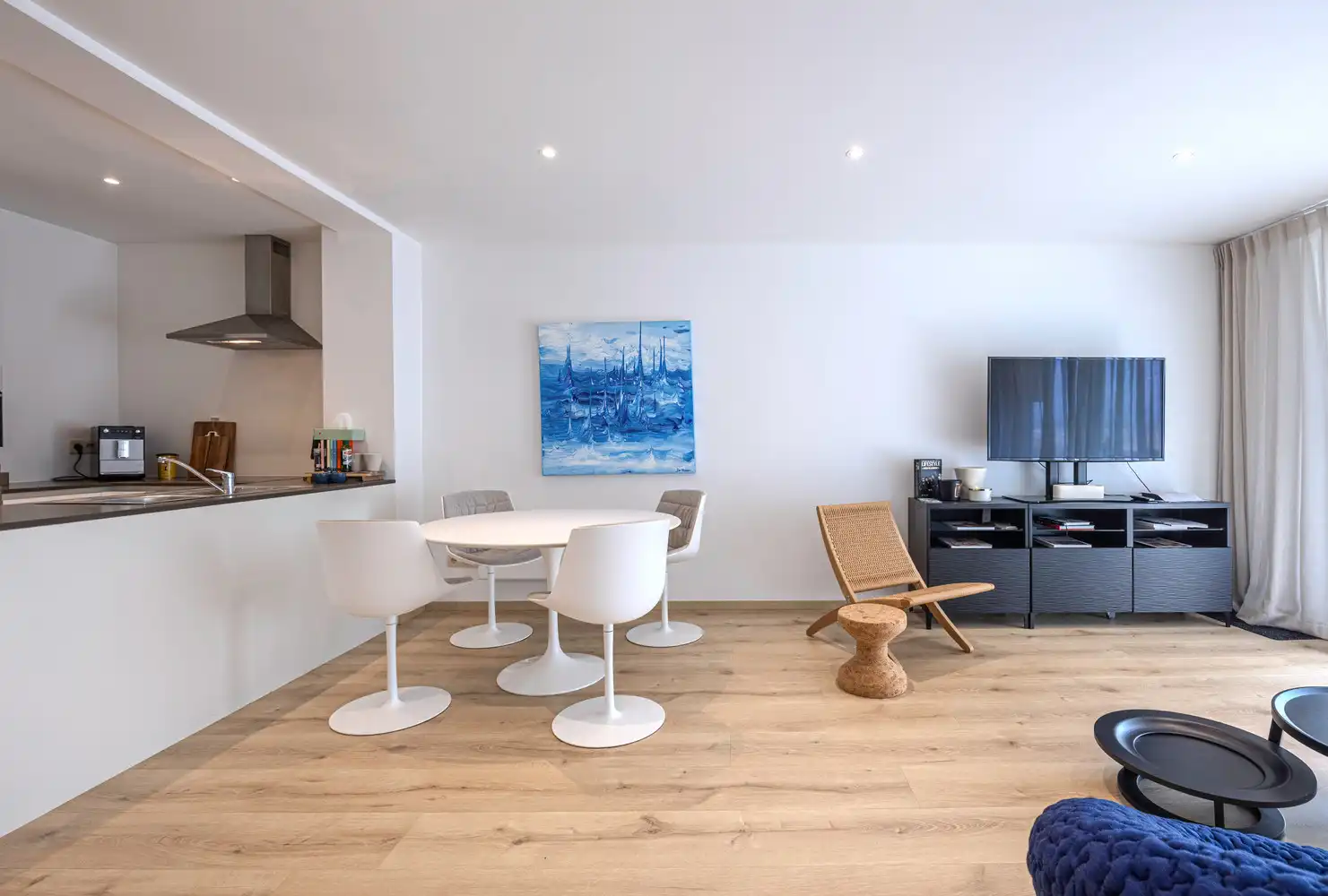 Goed gelegen 2 slaapkamerappartement met zijdelings zeezicht foto 3