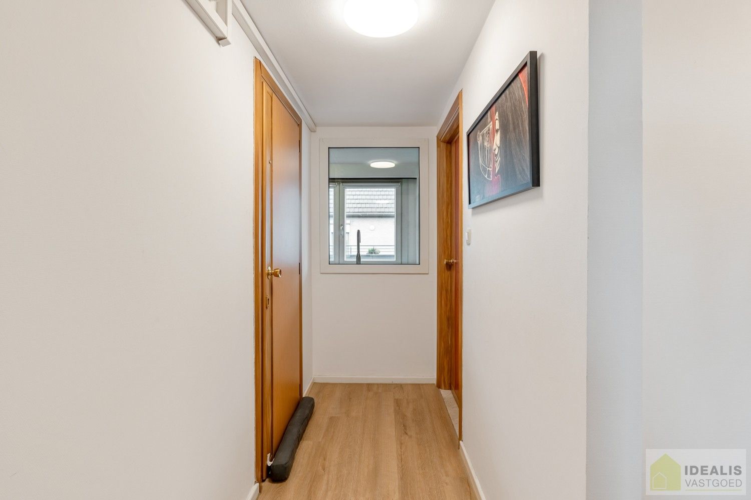 IDEALIS VASTGOED - APPARTEMENT PAL IN  HET CENTRUM VAN HAMONT! Dit appartement omvat 60m² netto bewoonbare oppervlakte en is voorzien van een lichtrijke woonkamer met aansluitend een uitgeruste keuken, nachthal, badkamer, slaapkamer en berging!! Zeer geschikt voor kandidaten op zoek naar een instapklaar appartement in het stadscentrum van Hamont! foto 7