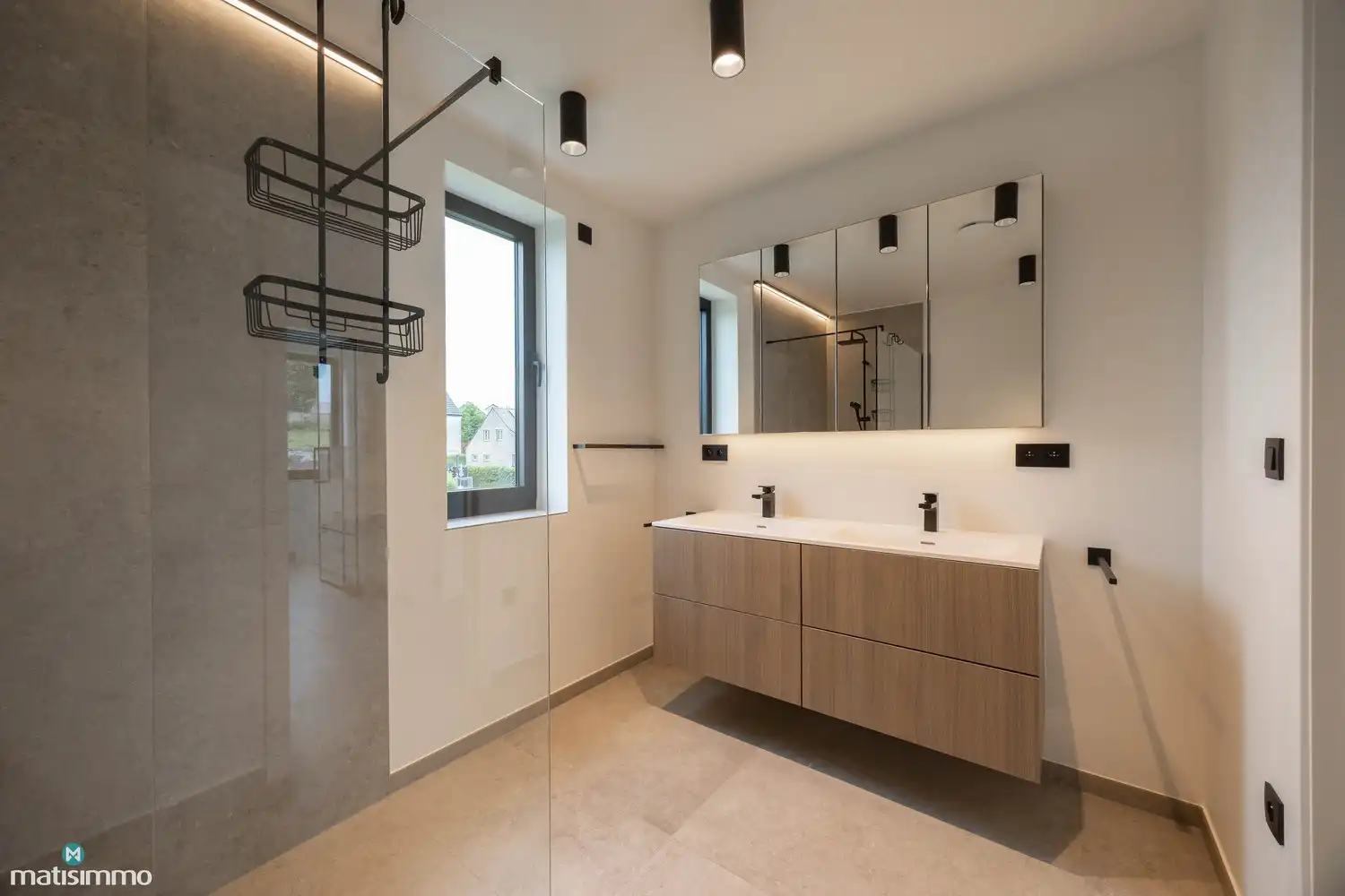 HOOGWAARDIG AFGEWERKTE NIEUWBOUWWONING MET DRIE SLAAPKAMERS EN TUIN (INCLUSIEF TUINONDERHOUD) TE RIEMST foto 15