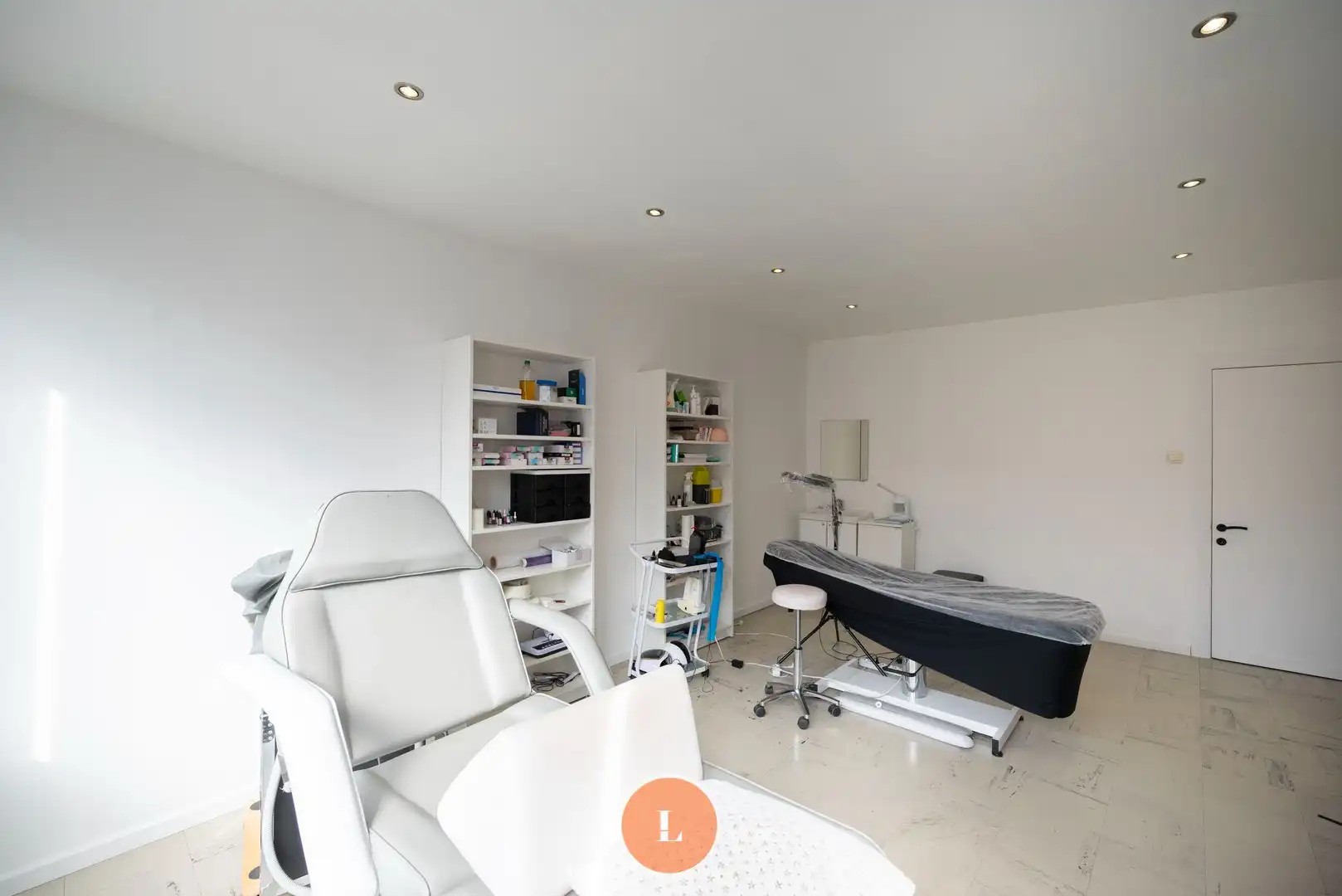 Te koop handelspand met woonst centrum Menen foto 11