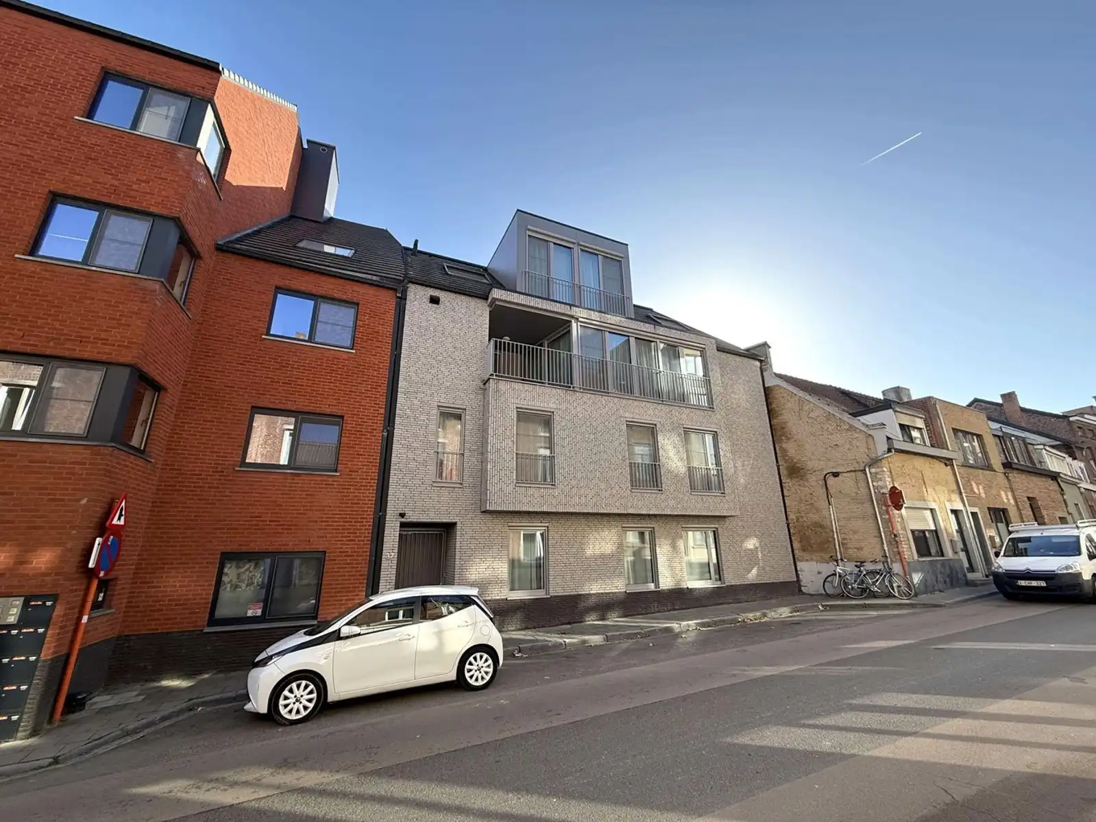 Nieuwbouwappartement 3 kamers, terras en autostaanplaats foto 21