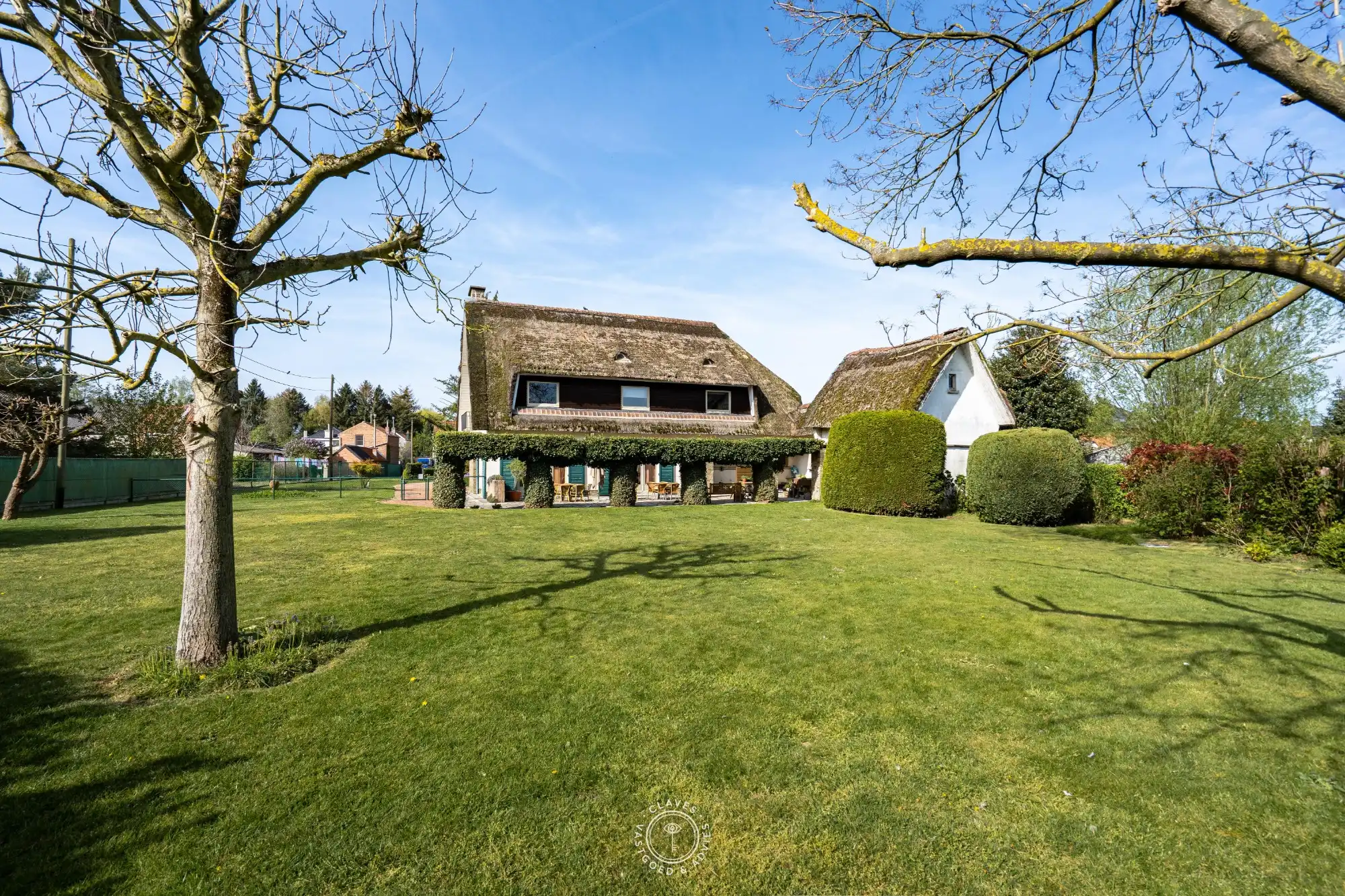 Iconisch horecapand met woonst op uitzonderlijk perceel van meer dan 3.000 m² foto 5