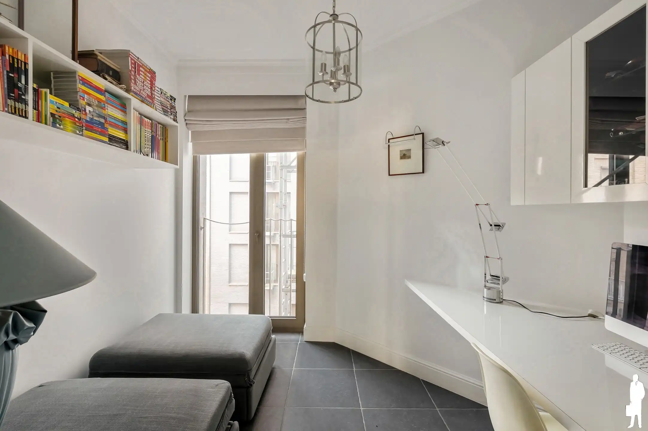 Lichtrijk BEN-appartement met open waterzicht in London Residence foto 12