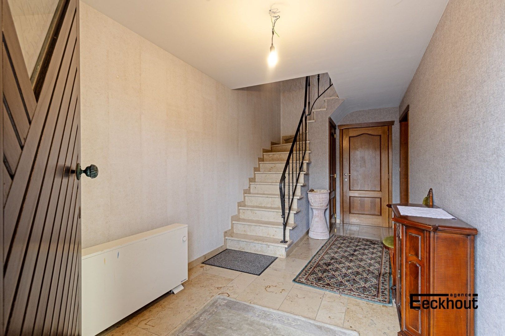 Ruime bel-étage woning met open zicht op de duinen te Bredene! foto 9