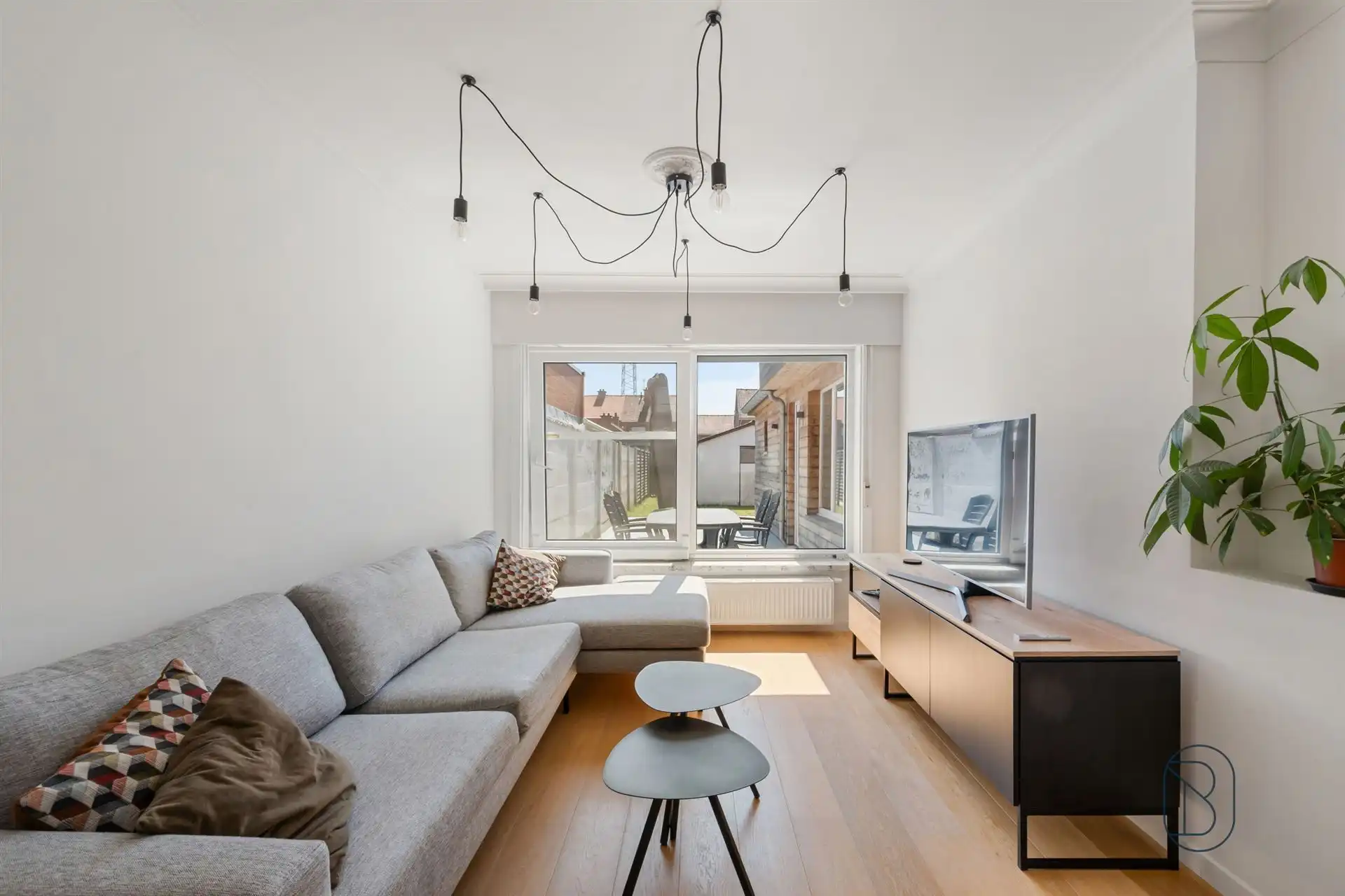 Instapklare woning met zonnige tuin, garage & tweede uitweg foto 7