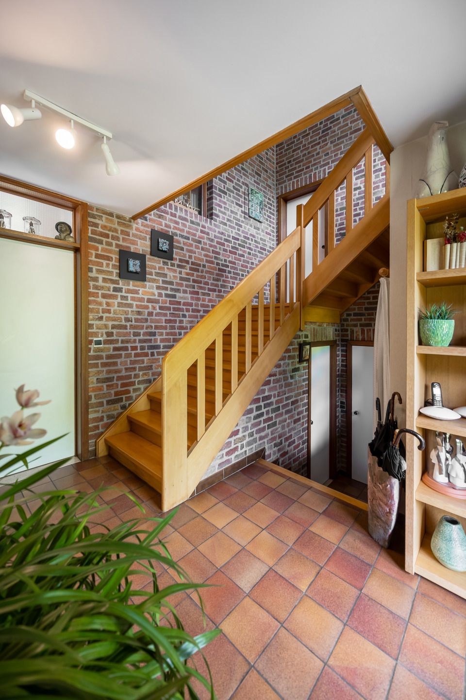 Architecturale gezinswoning met atelier en weids uitzicht foto 12
