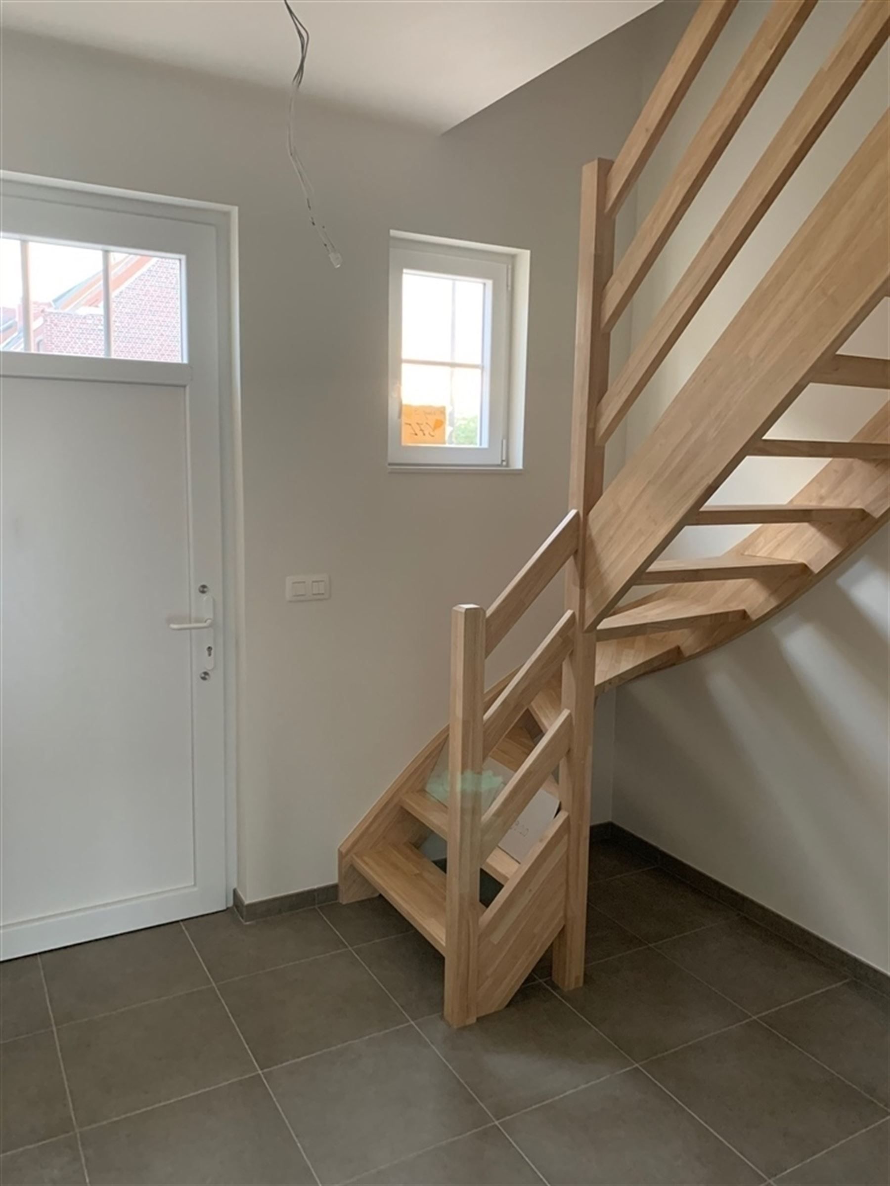 Supergezellige nieuwwoning met  garage en tuin foto 6