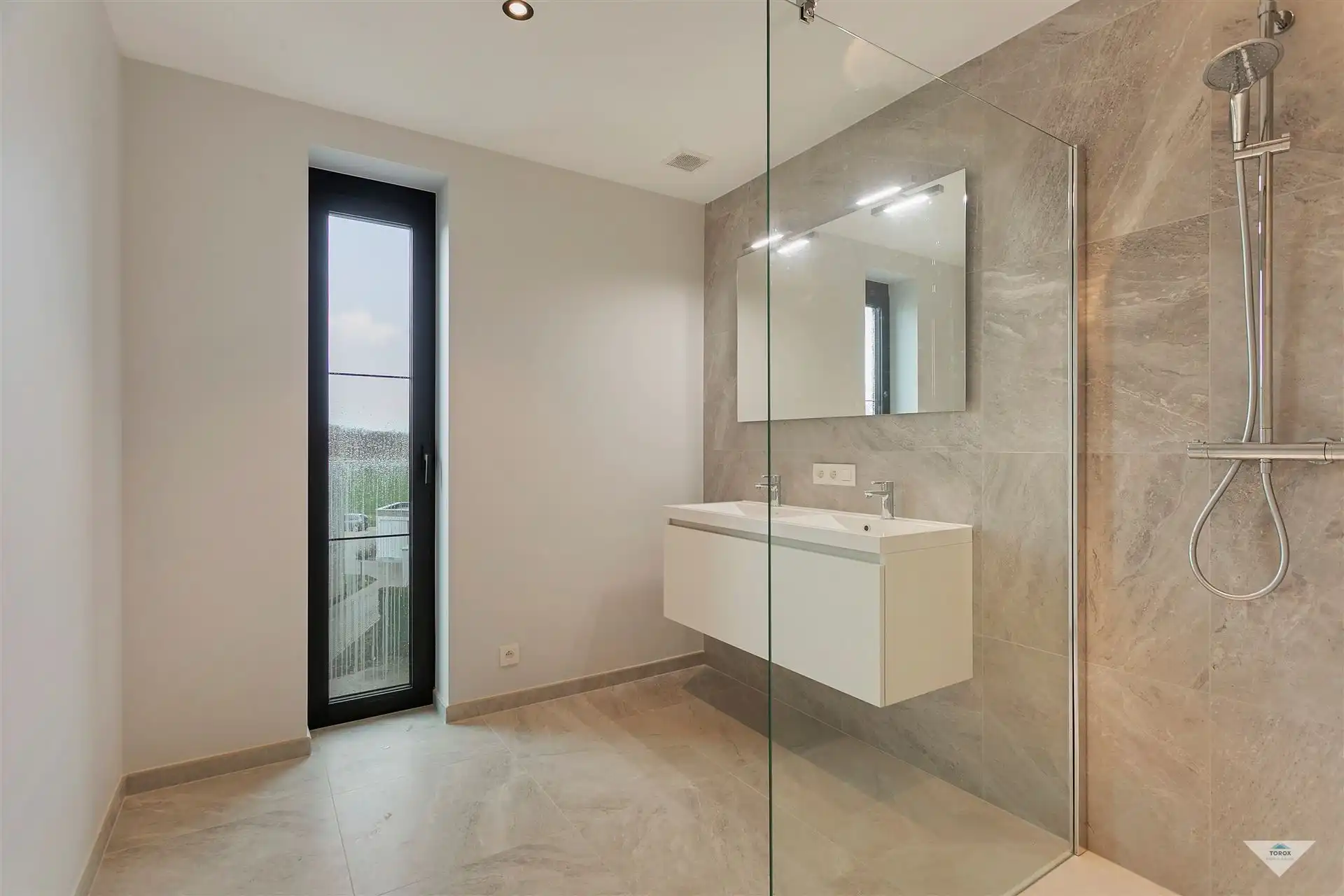 Nieuwbouw appartement met autostaanplaats foto 8