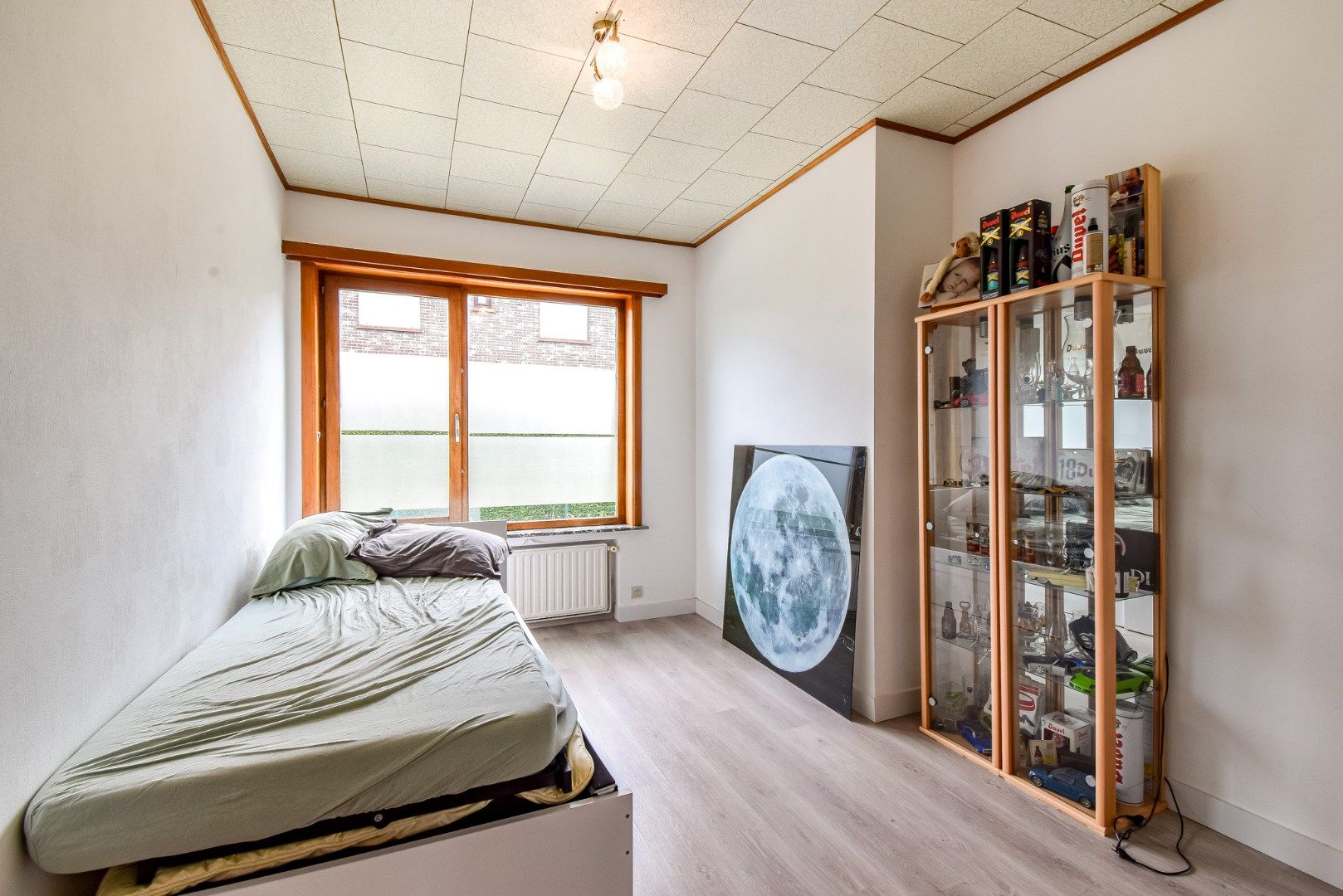 Ruime gezinswoning met grote tuin en 4 slaapkamers in  rustige woonwijk te Gistel foto 8