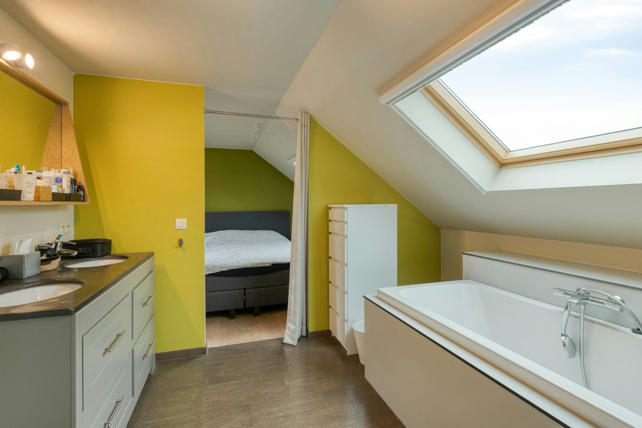 Gerenoveerd huis met 4 kamers te koop in Waregem foto 16