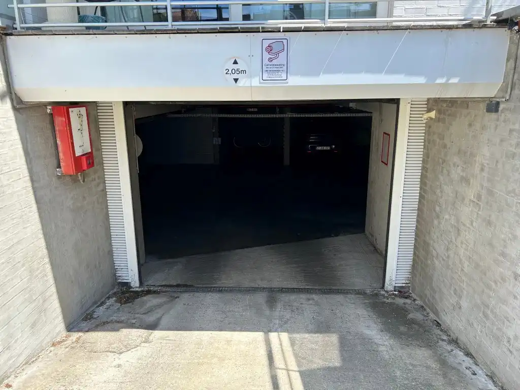 Inpandige parkeerplaats – uiterst centraal gelegen foto 5