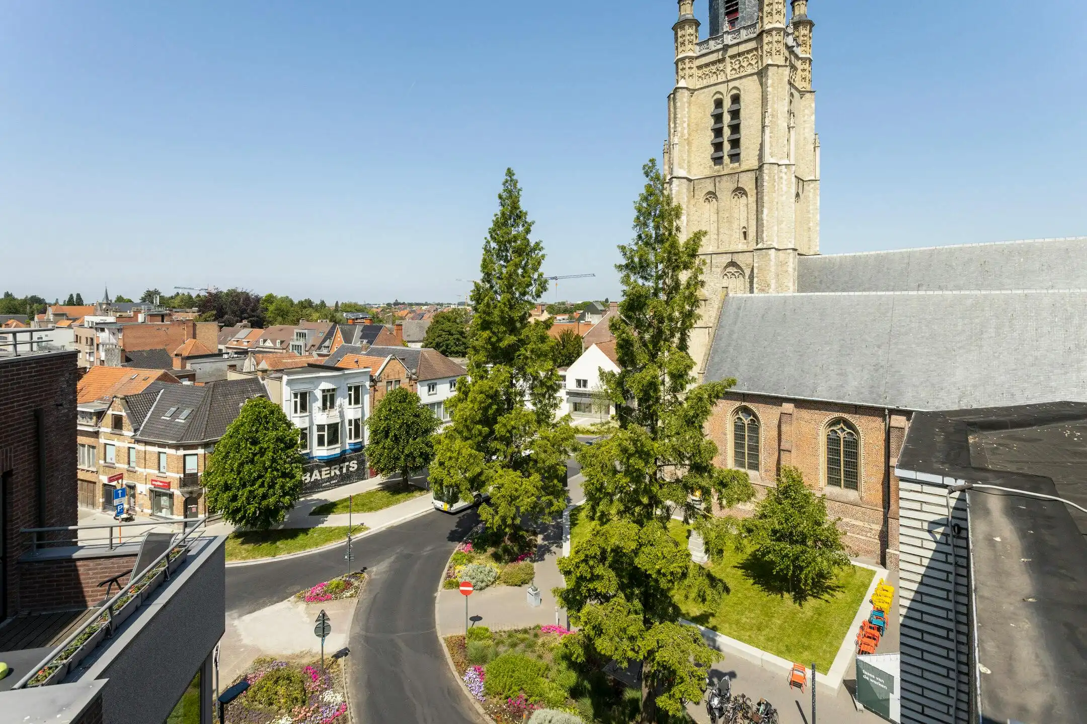 Een exclusieve en unieke penthouse pal in het centrum van Roeselare  foto {{pictureIndex}}