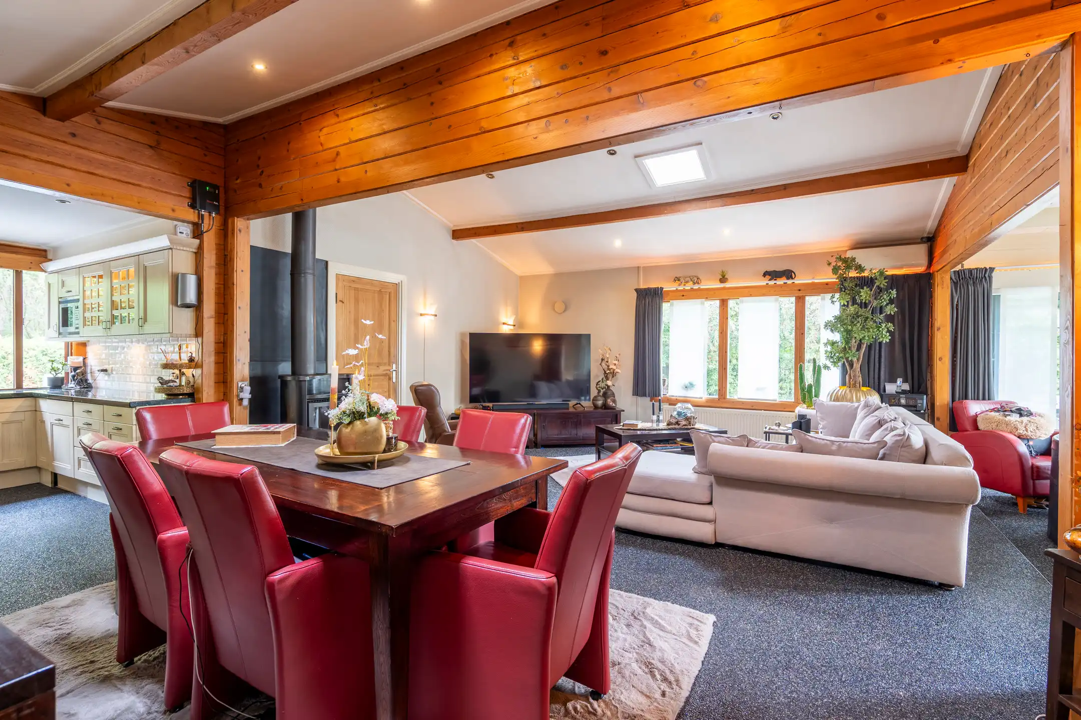 Mooi gelegen chalet op 528m² in Poppel nabij NL grens. foto 6