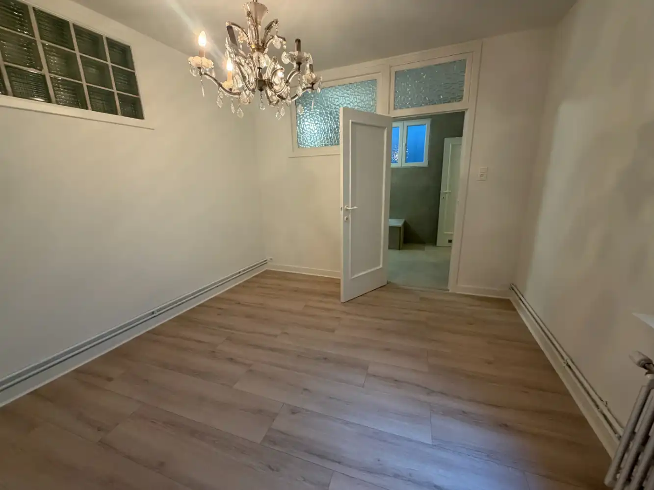 Gerenoveerd appartement met twee slaapkamers gelegen op het eerste verdiep in een gebouw zonder lift. Dichtbij de Markt te Blankenberge. foto 13