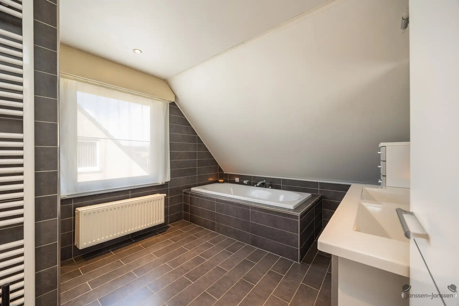 Instapklare open bebouwing met 3 slpkmrs foto 14