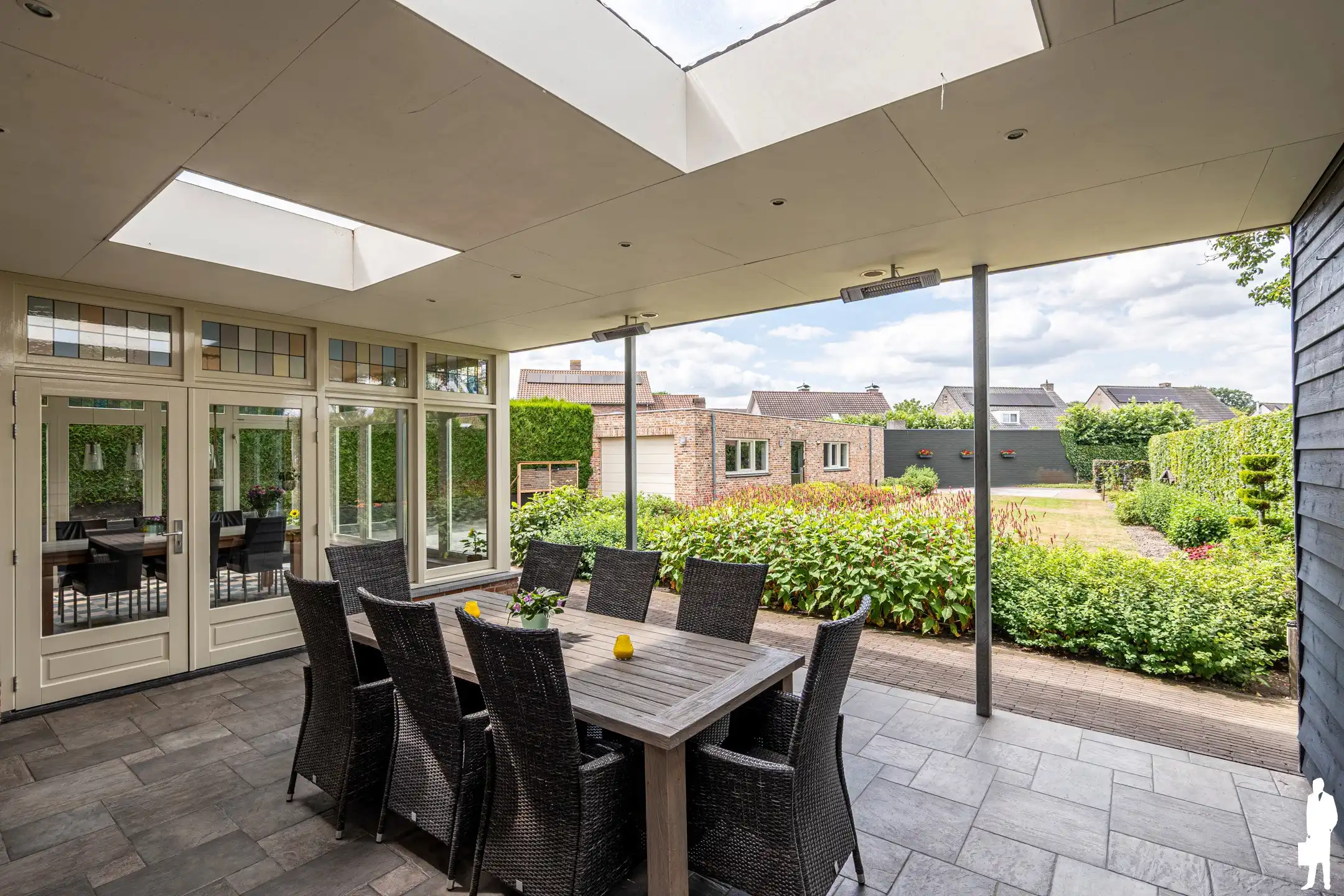 Villa met 6 slpk. 2 badk. en garage op 900m² nabij NL grens. foto 12