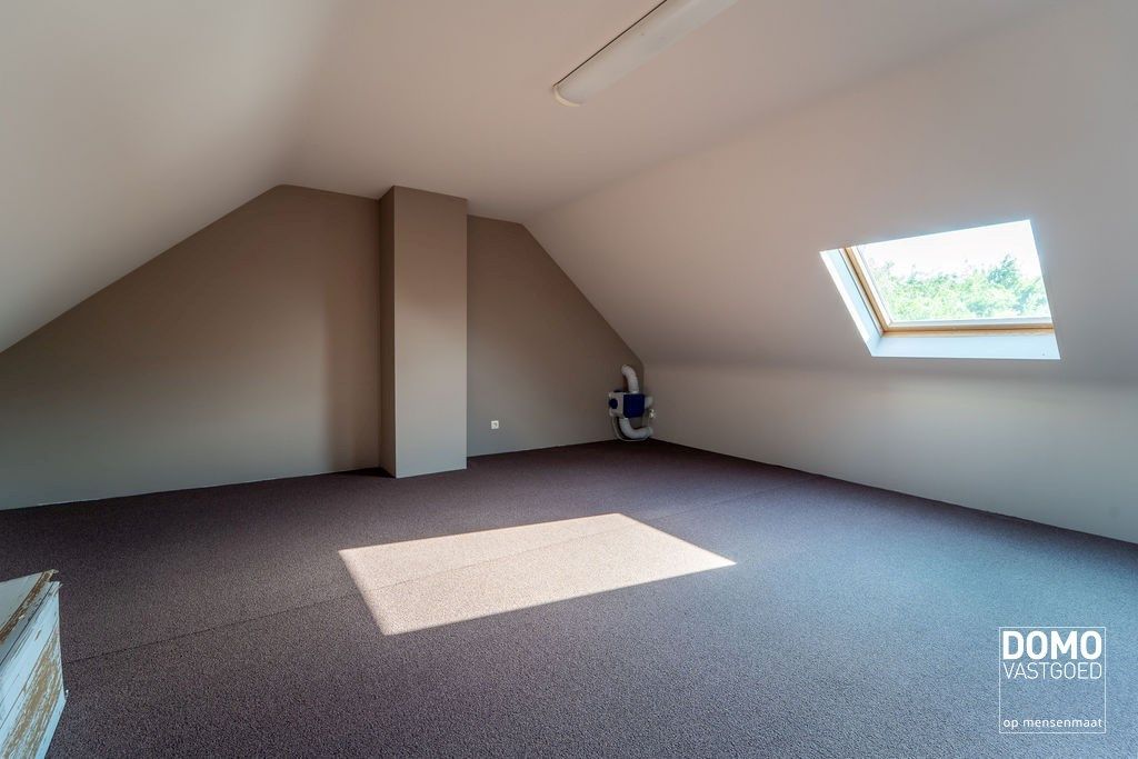 Ruime villa met paardenaccommodatie gelegen te Herk-de-Stad - EPC-label: B - Bewoonbare vloeroppervlakte: 296m² foto 18