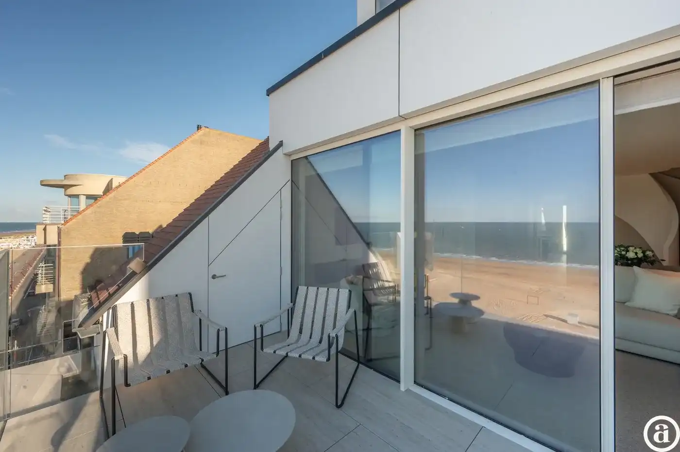 Prachtig nieuwbouw duplex-appartement op Zeedijk te Zoute. foto 6