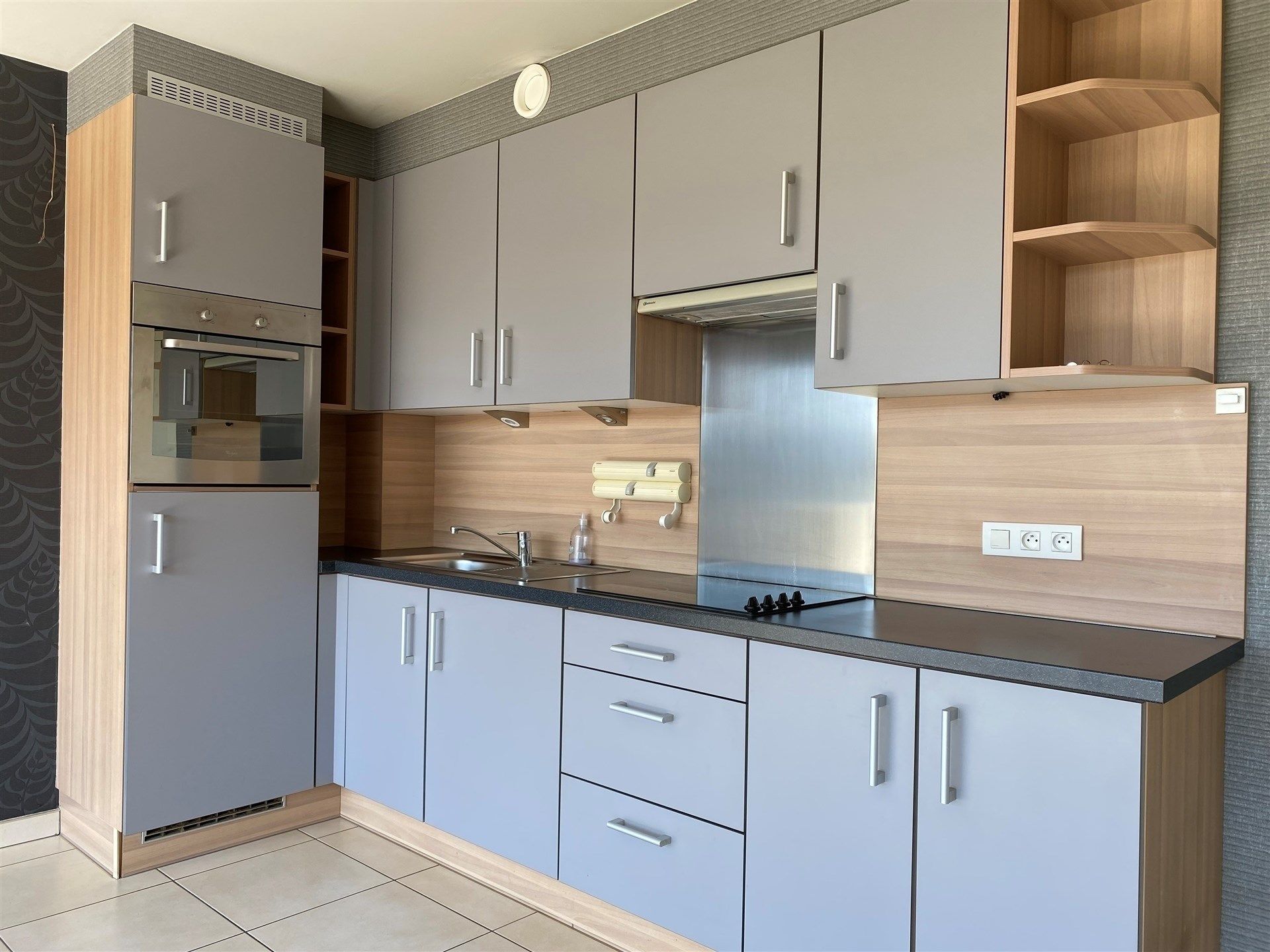 Zeer mooi gelegen instapklaar appartement op de tweede verdieping van de residentie “Square”. foto 10