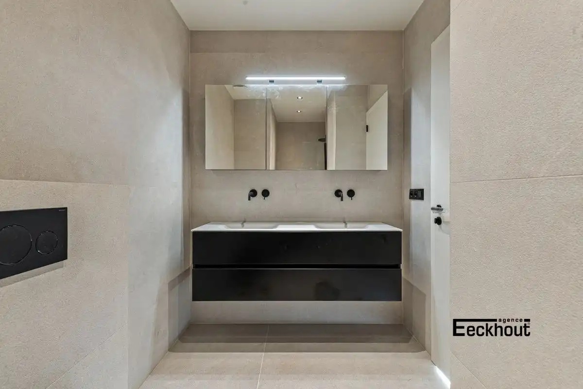 Sublieme penthouse in standingvolle residentie Derycker in hartje Oostende foto 14